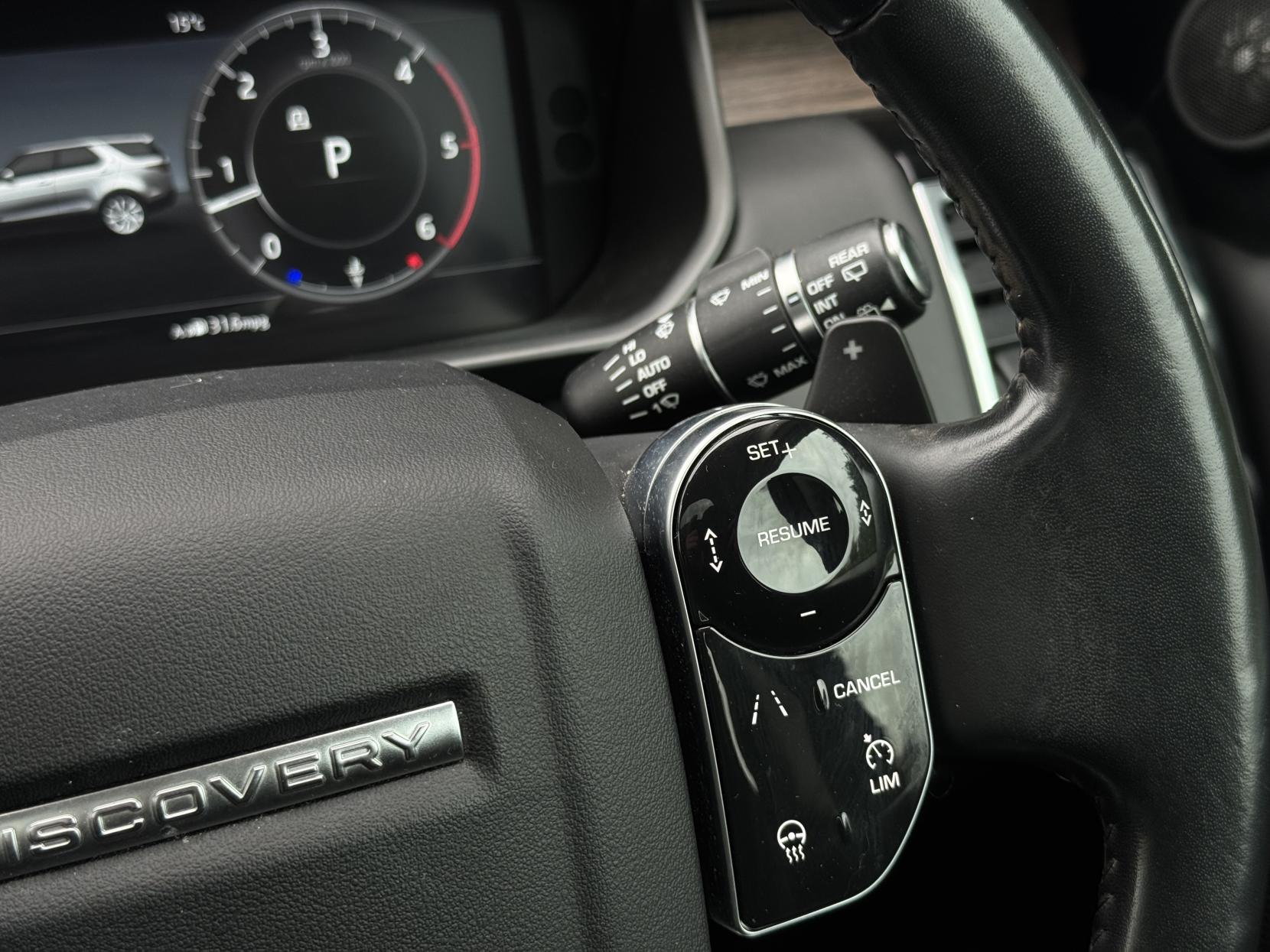 Land Rover Discovery 3.0 SD V6 HSE Luxury SUV 5dr Diesel Auto 4WD Euro 6 (s/s) (306 ps)