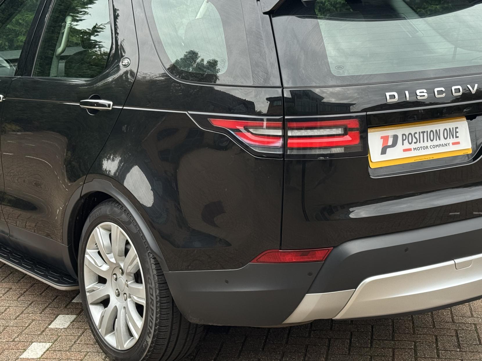 Land Rover Discovery 3.0 SD V6 HSE Luxury SUV 5dr Diesel Auto 4WD Euro 6 (s/s) (306 ps)