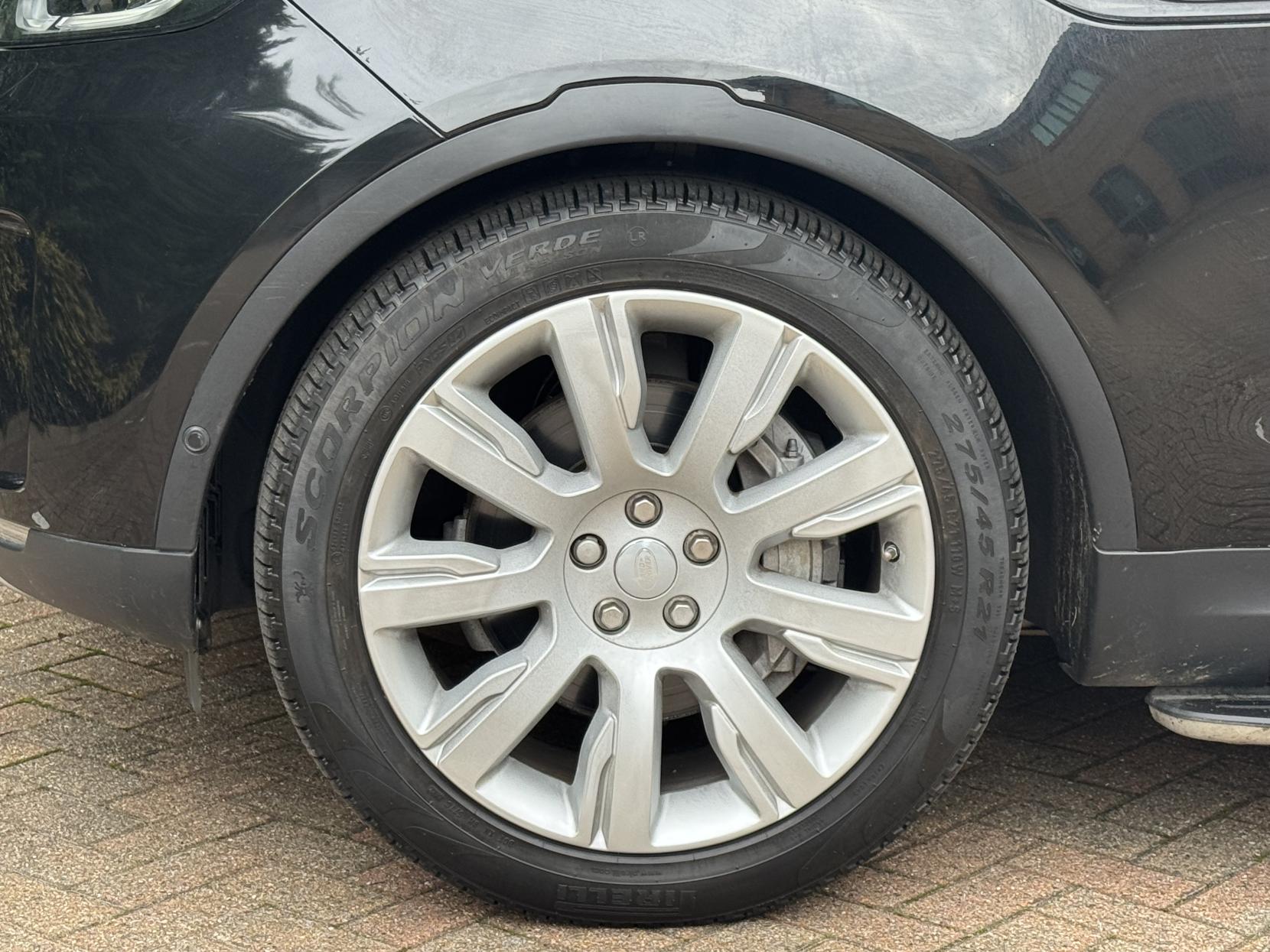 Land Rover Discovery 3.0 SD V6 HSE Luxury SUV 5dr Diesel Auto 4WD Euro 6 (s/s) (306 ps)