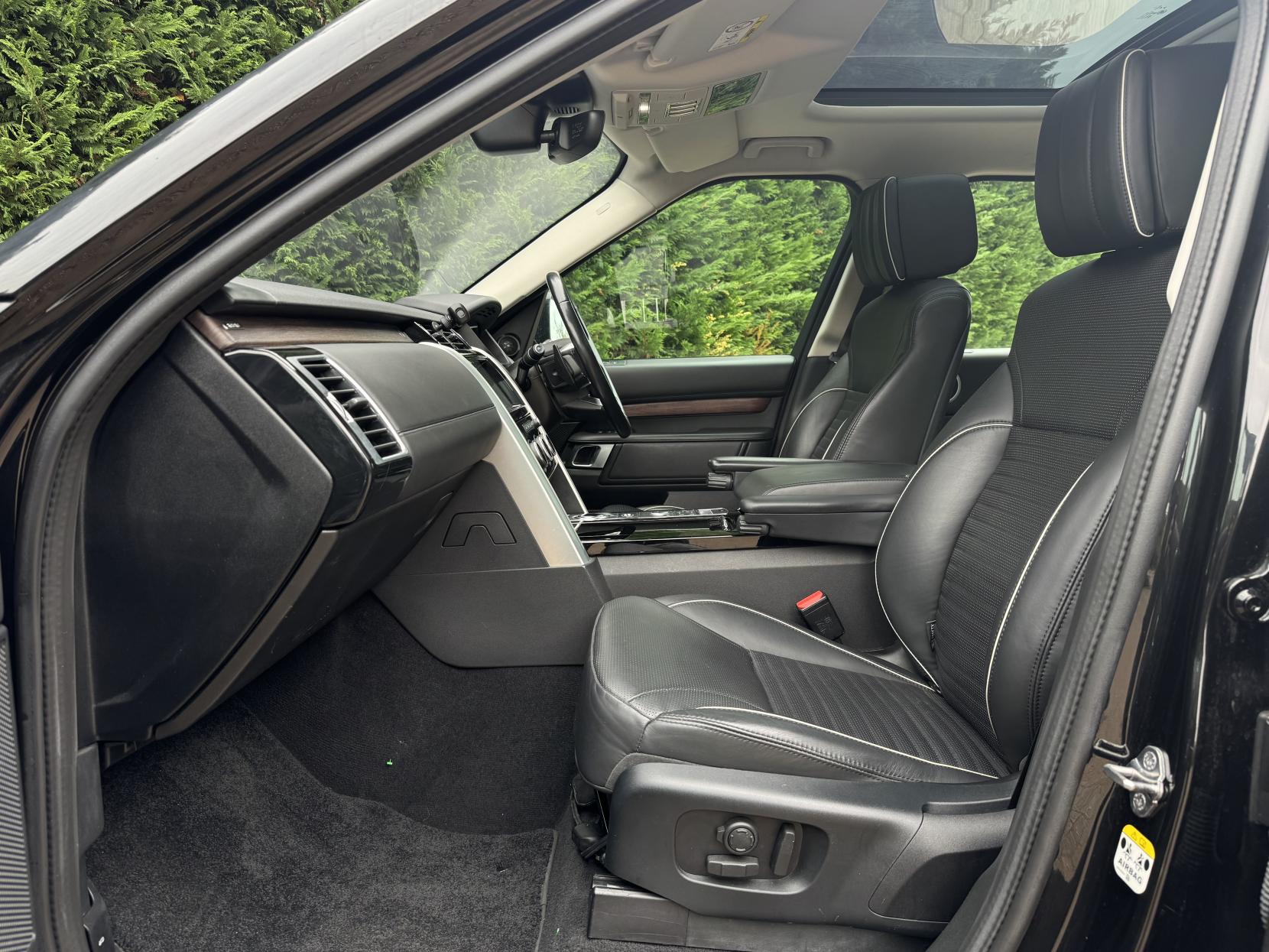 Land Rover Discovery 3.0 SD V6 HSE Luxury SUV 5dr Diesel Auto 4WD Euro 6 (s/s) (306 ps)