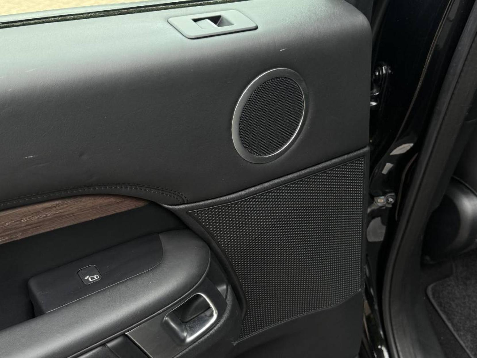 Land Rover Discovery 3.0 SD V6 HSE Luxury SUV 5dr Diesel Auto 4WD Euro 6 (s/s) (306 ps)