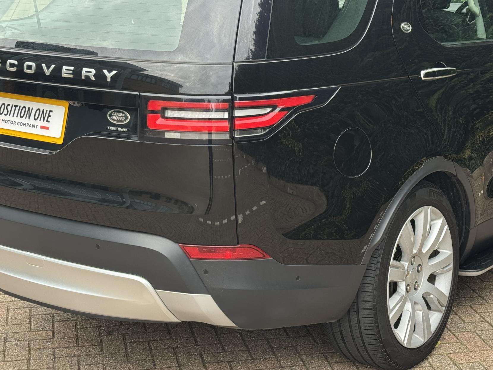 Land Rover Discovery 3.0 SD V6 HSE Luxury SUV 5dr Diesel Auto 4WD Euro 6 (s/s) (306 ps)