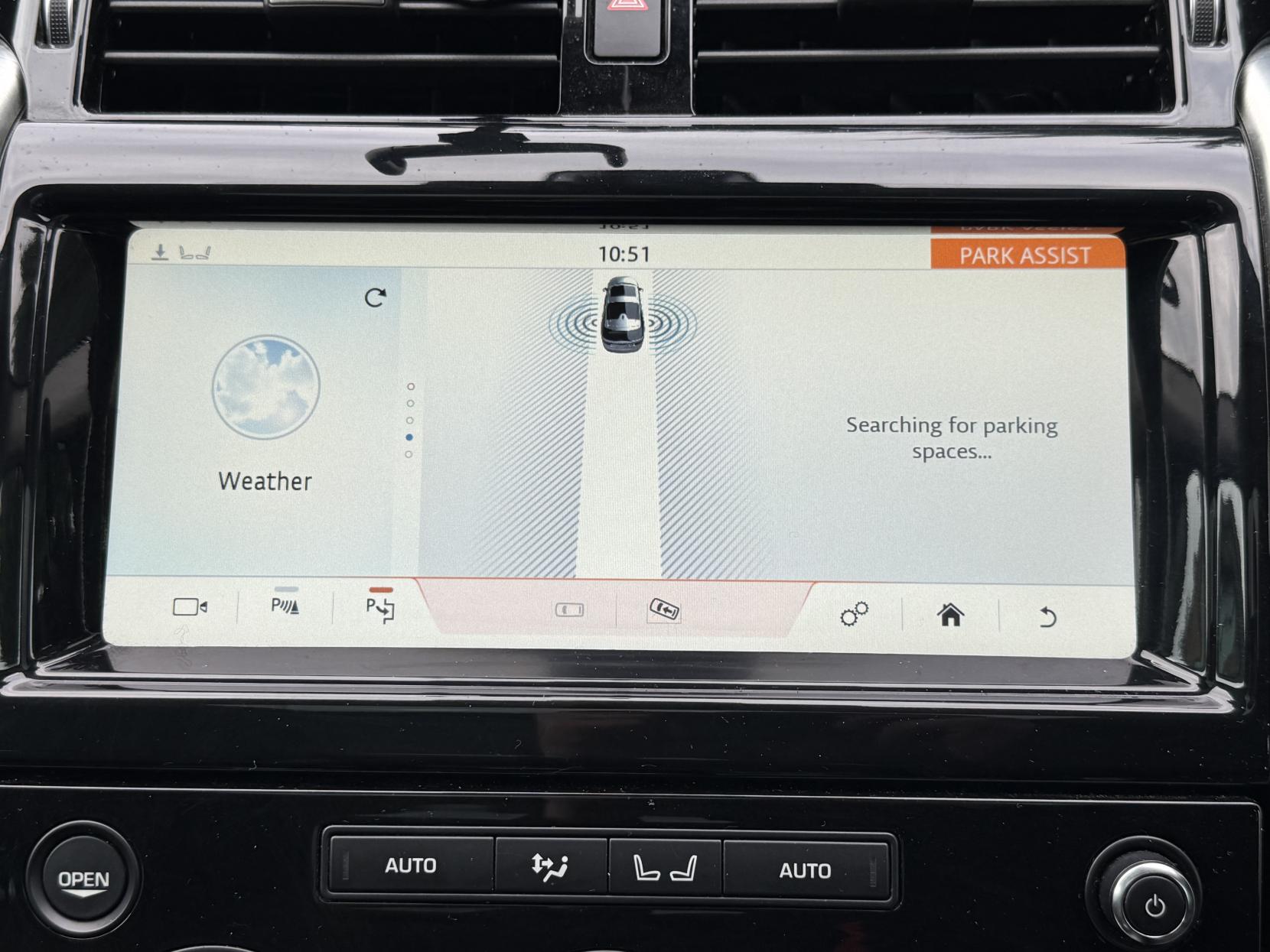 Land Rover Discovery 3.0 SD V6 HSE Luxury SUV 5dr Diesel Auto 4WD Euro 6 (s/s) (306 ps)