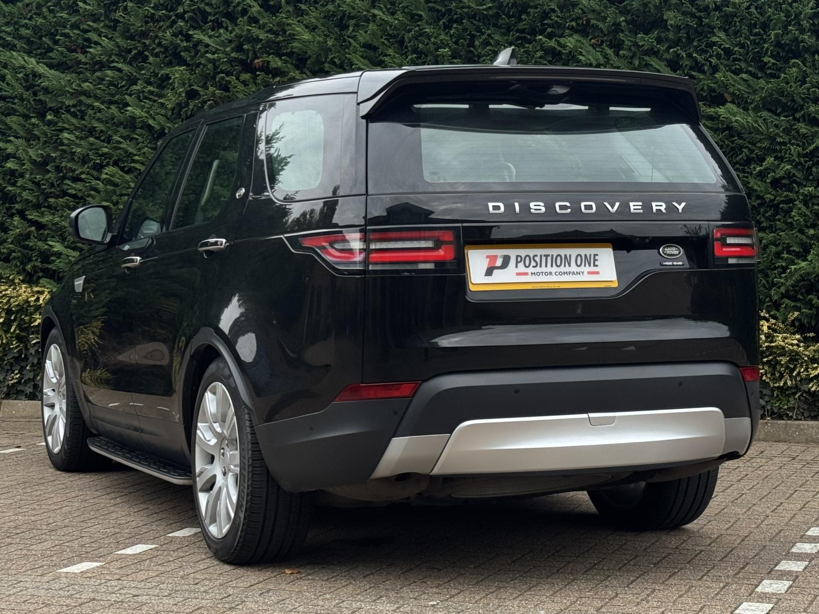 Land Rover Discovery 3.0 SD V6 HSE Luxury SUV 5dr Diesel Auto 4WD Euro 6 (s/s) (306 ps)