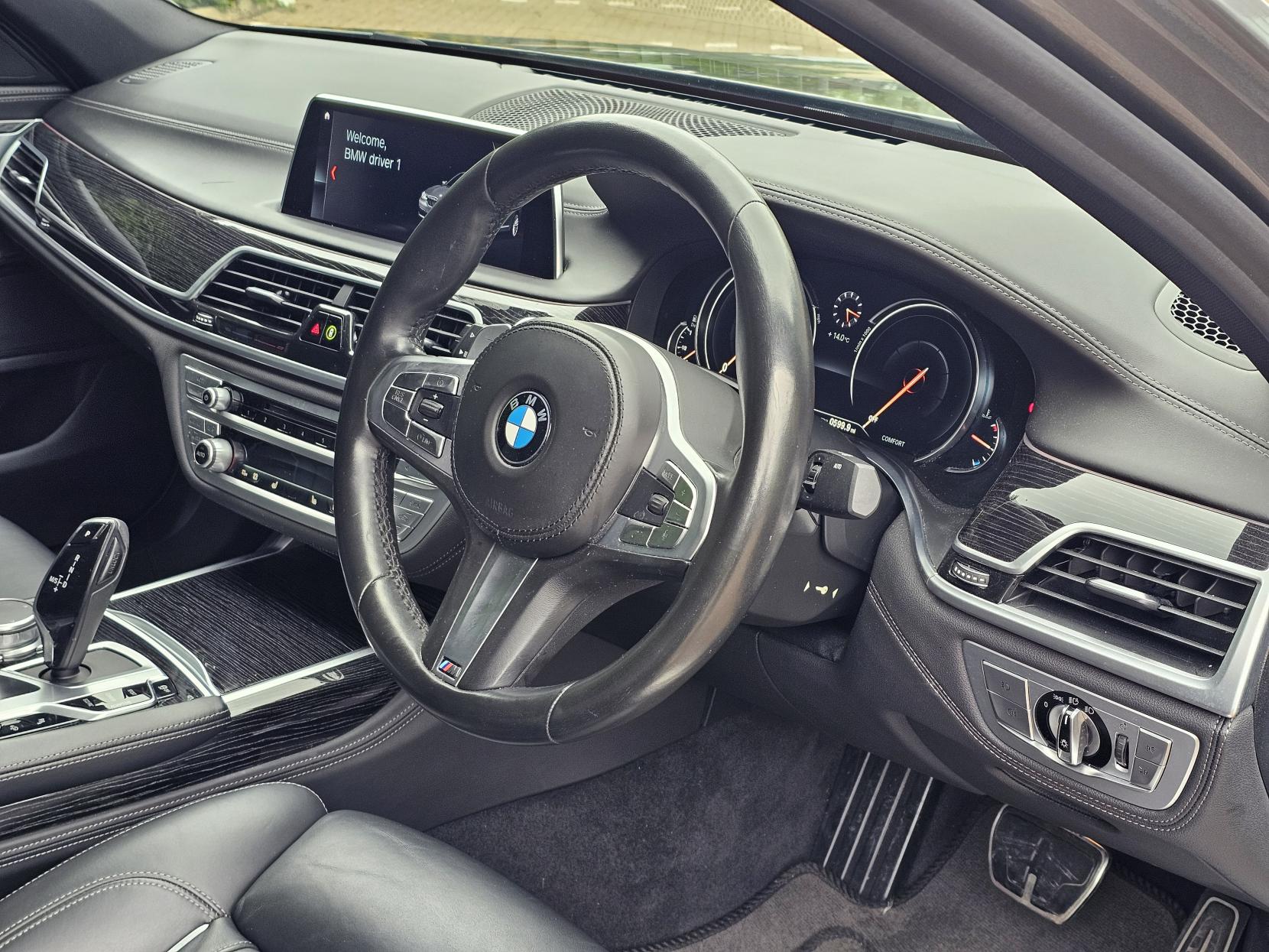 BMW 7 Series 3.0 740d M Sport Saloon 4dr Diesel Auto xDrive Euro 6 (s/s) (320 ps)