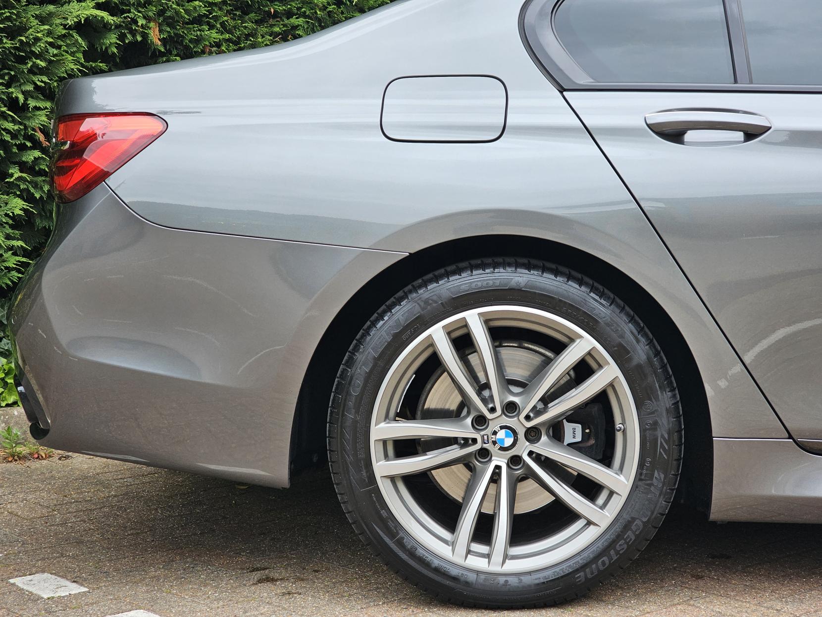 BMW 7 Series 3.0 740d M Sport Saloon 4dr Diesel Auto xDrive Euro 6 (s/s) (320 ps)