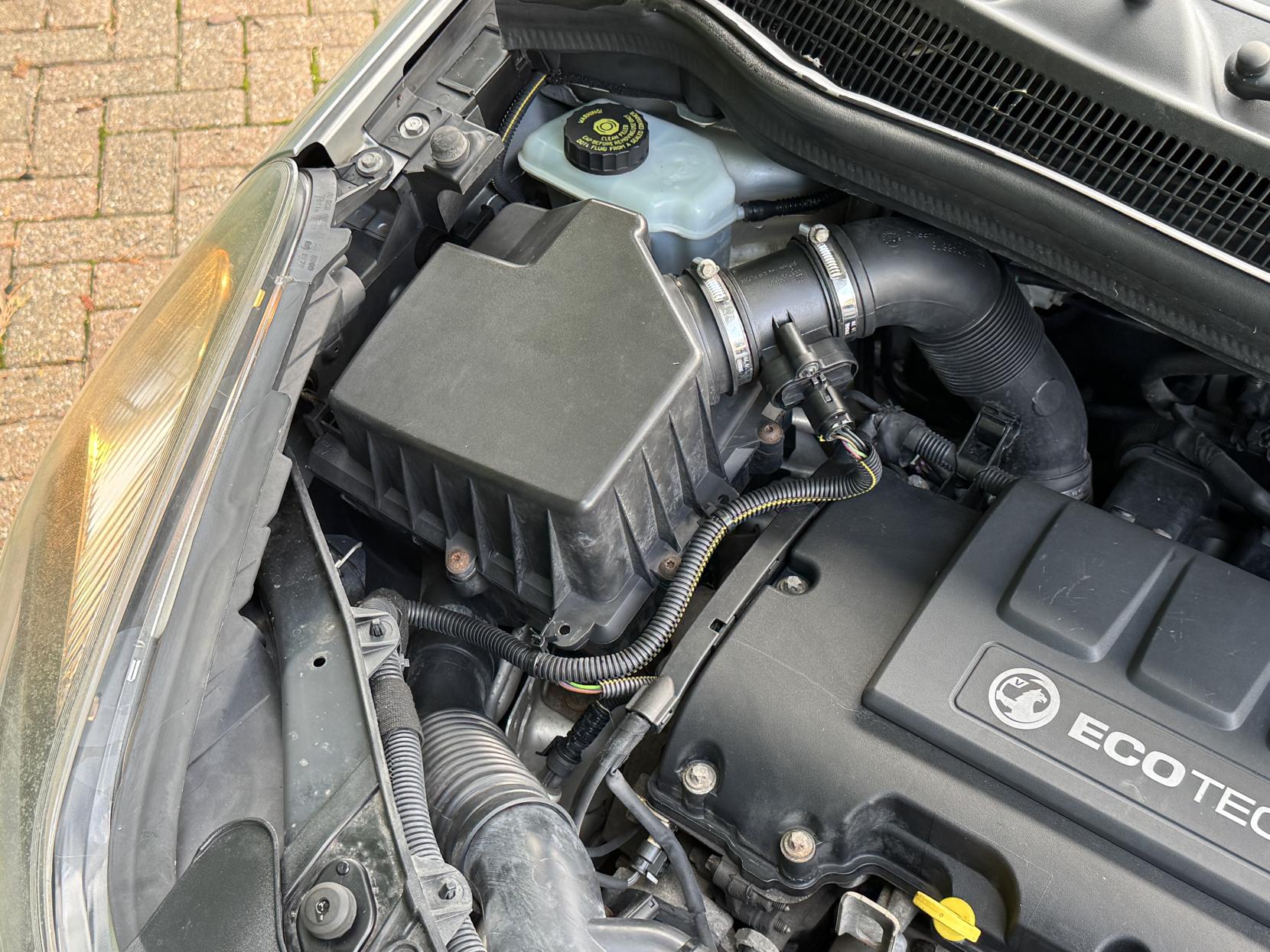 Vauxhall Corsa 1.4 16V SXi Hatchback 5dr Petrol Manual Wide Ratio Euro 5 (A/C) (100 ps)