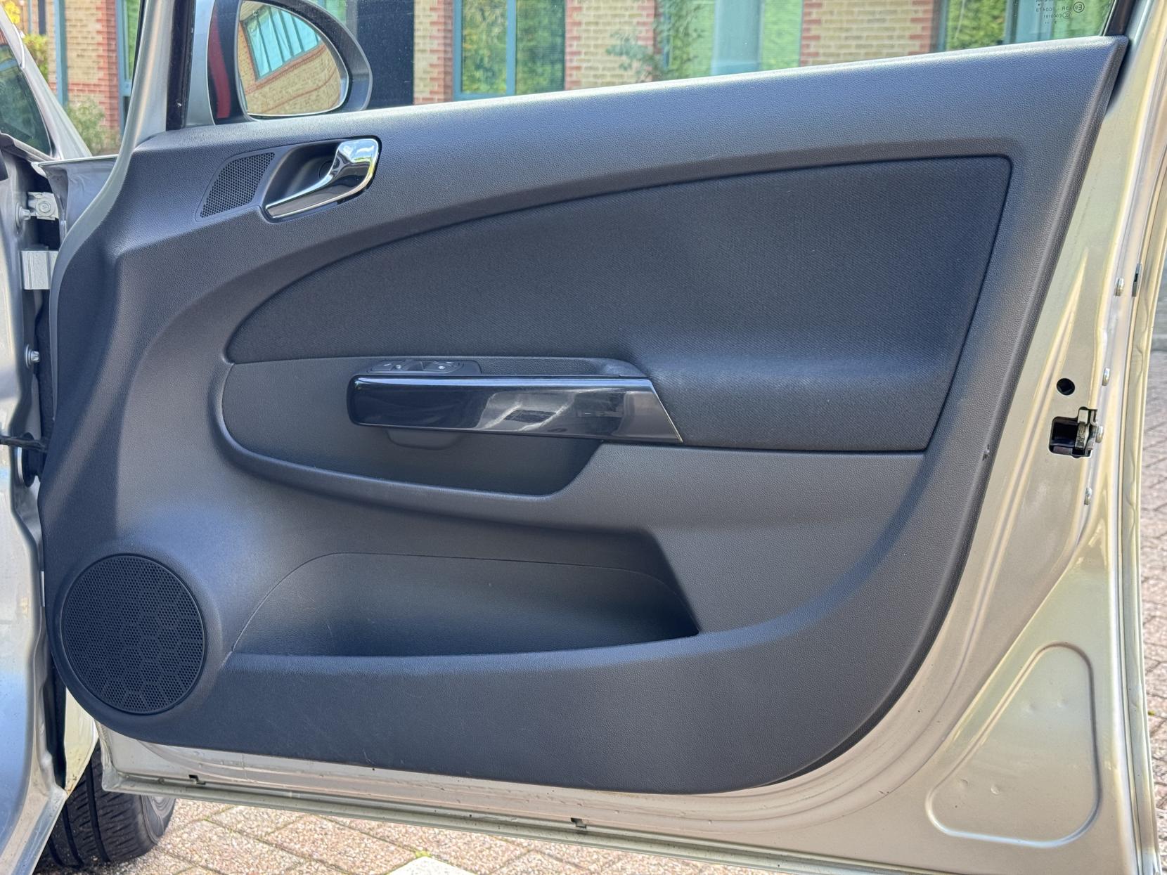 Vauxhall Corsa 1.4 16V SXi Hatchback 5dr Petrol Manual Wide Ratio Euro 5 (A/C) (100 ps)