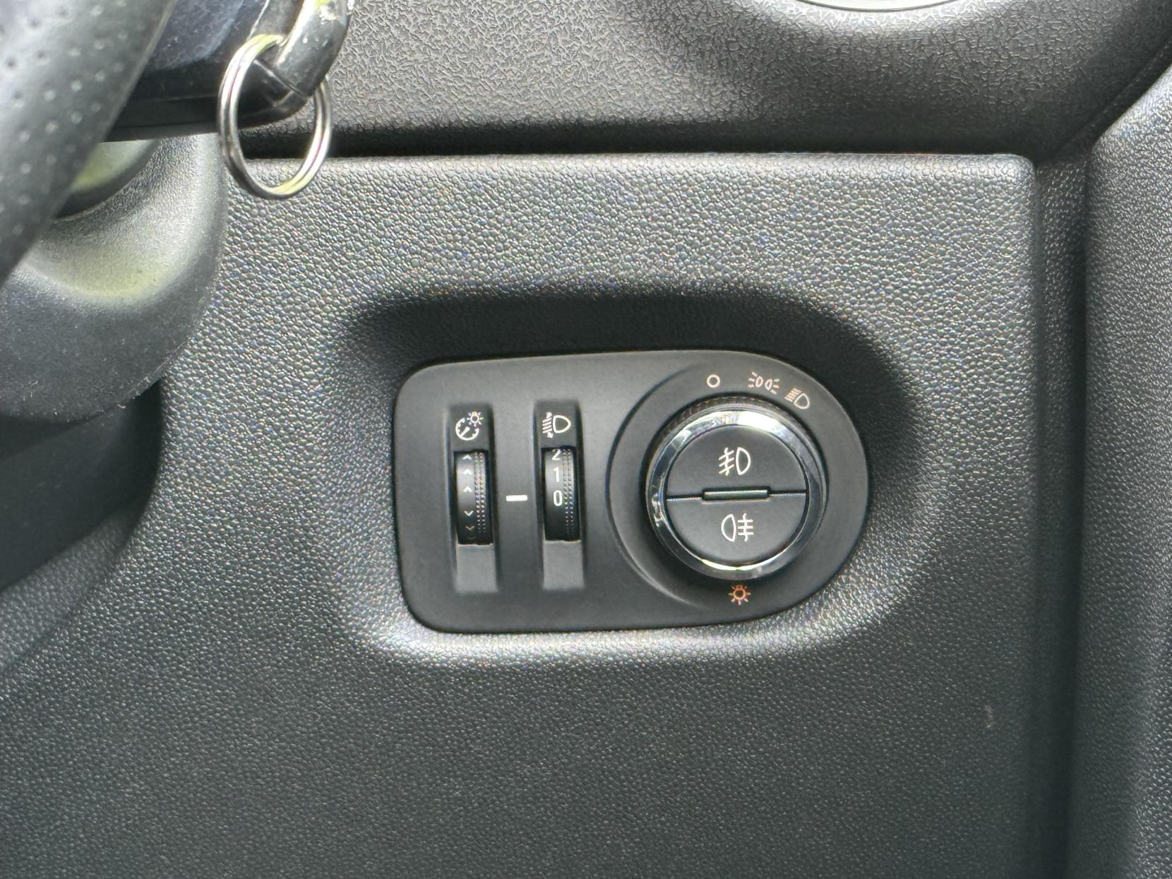 Vauxhall Corsa 1.4 16V SXi Hatchback 5dr Petrol Manual Wide Ratio Euro 5 (A/C) (100 ps)