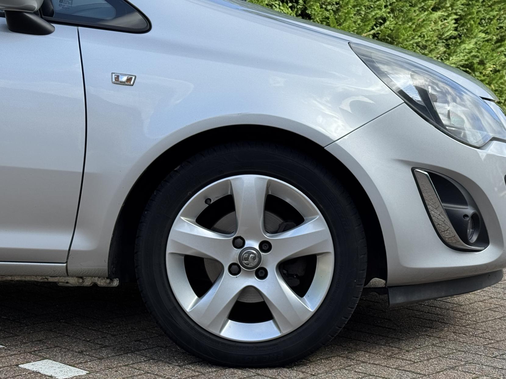 Vauxhall Corsa 1.4 16V SXi Hatchback 5dr Petrol Manual Wide Ratio Euro 5 (A/C) (100 ps)