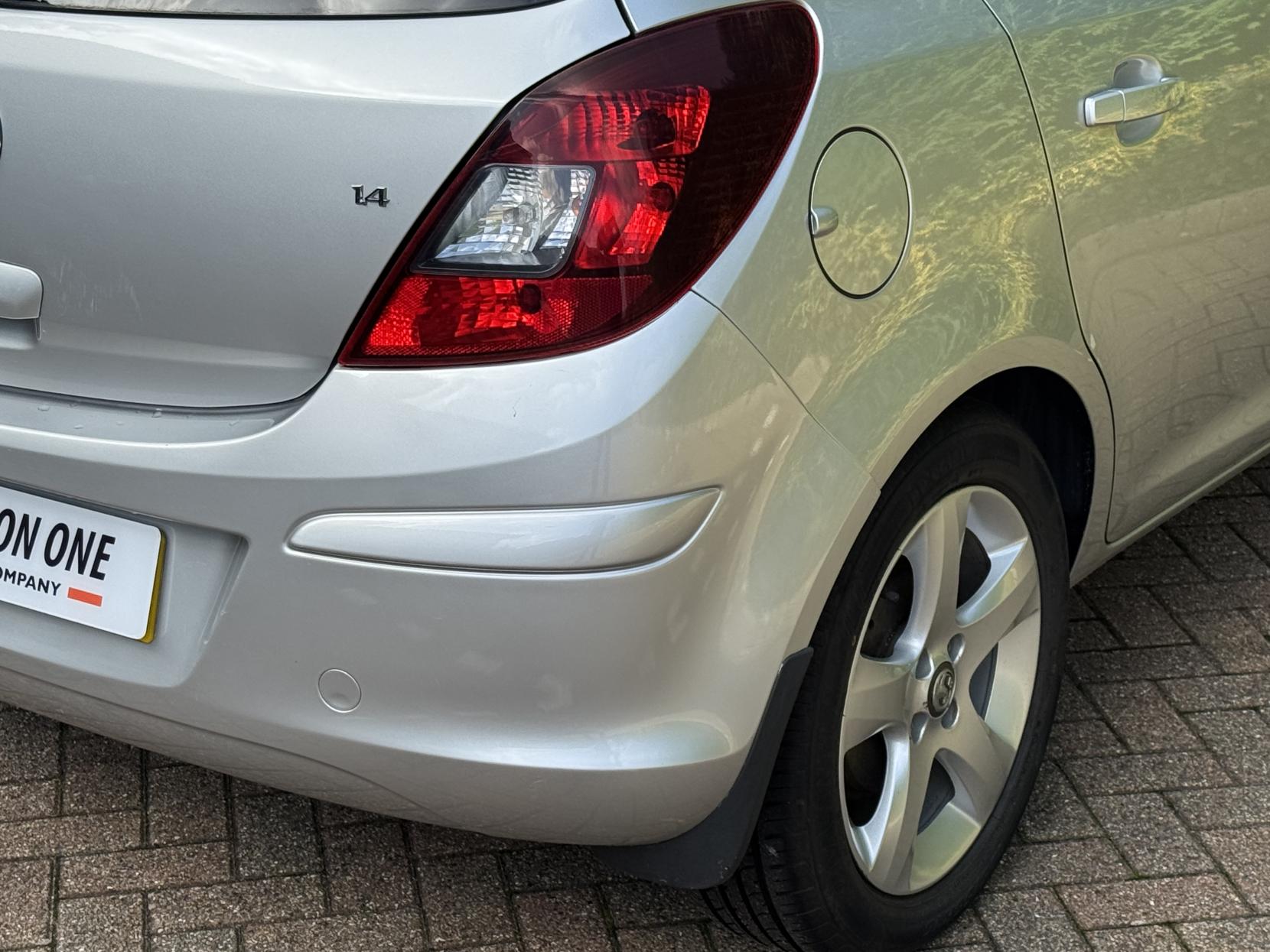 Vauxhall Corsa 1.4 16V SXi Hatchback 5dr Petrol Manual Wide Ratio Euro 5 (A/C) (100 ps)