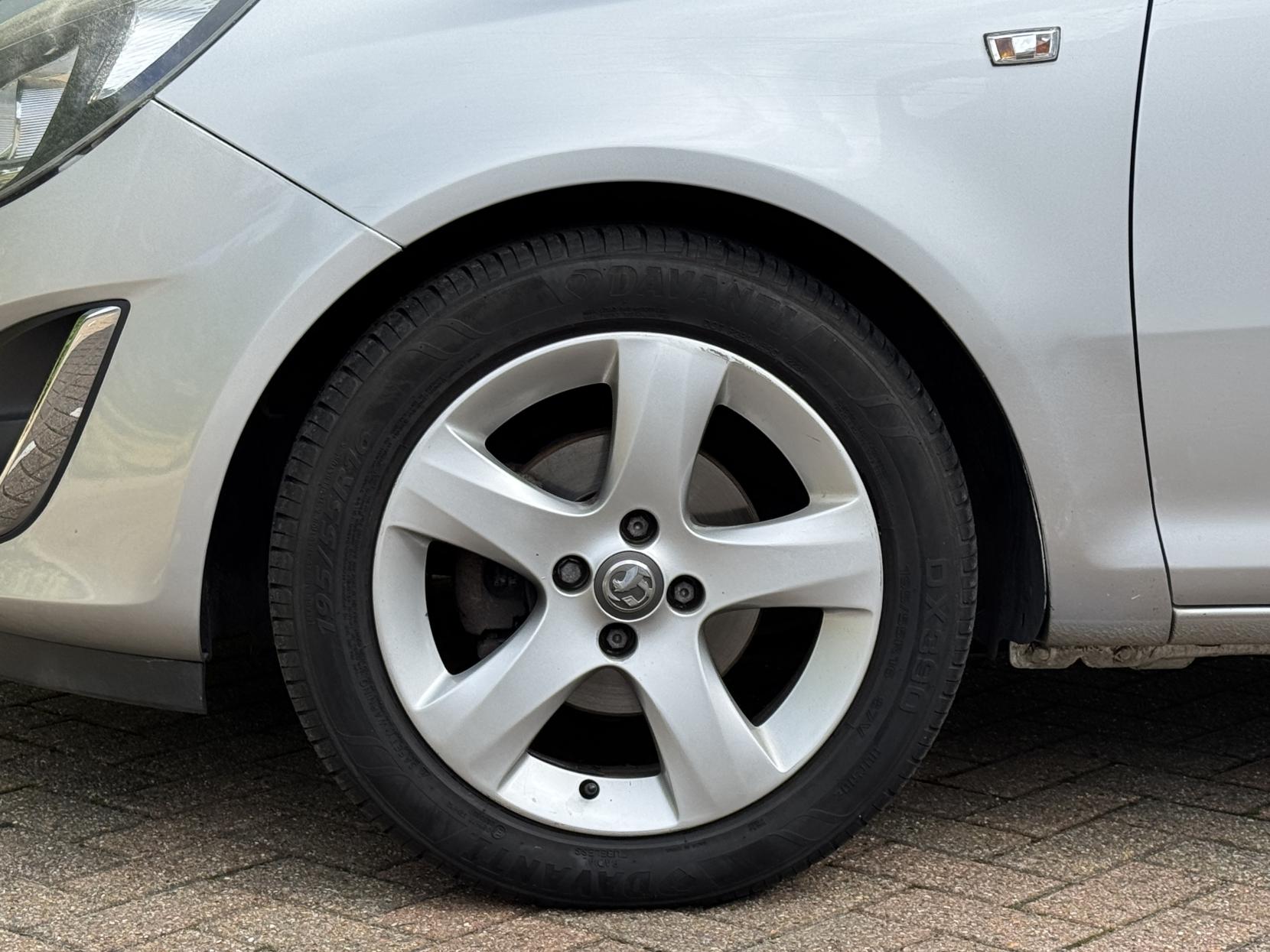 Vauxhall Corsa 1.4 16V SXi Hatchback 5dr Petrol Manual Wide Ratio Euro 5 (A/C) (100 ps)