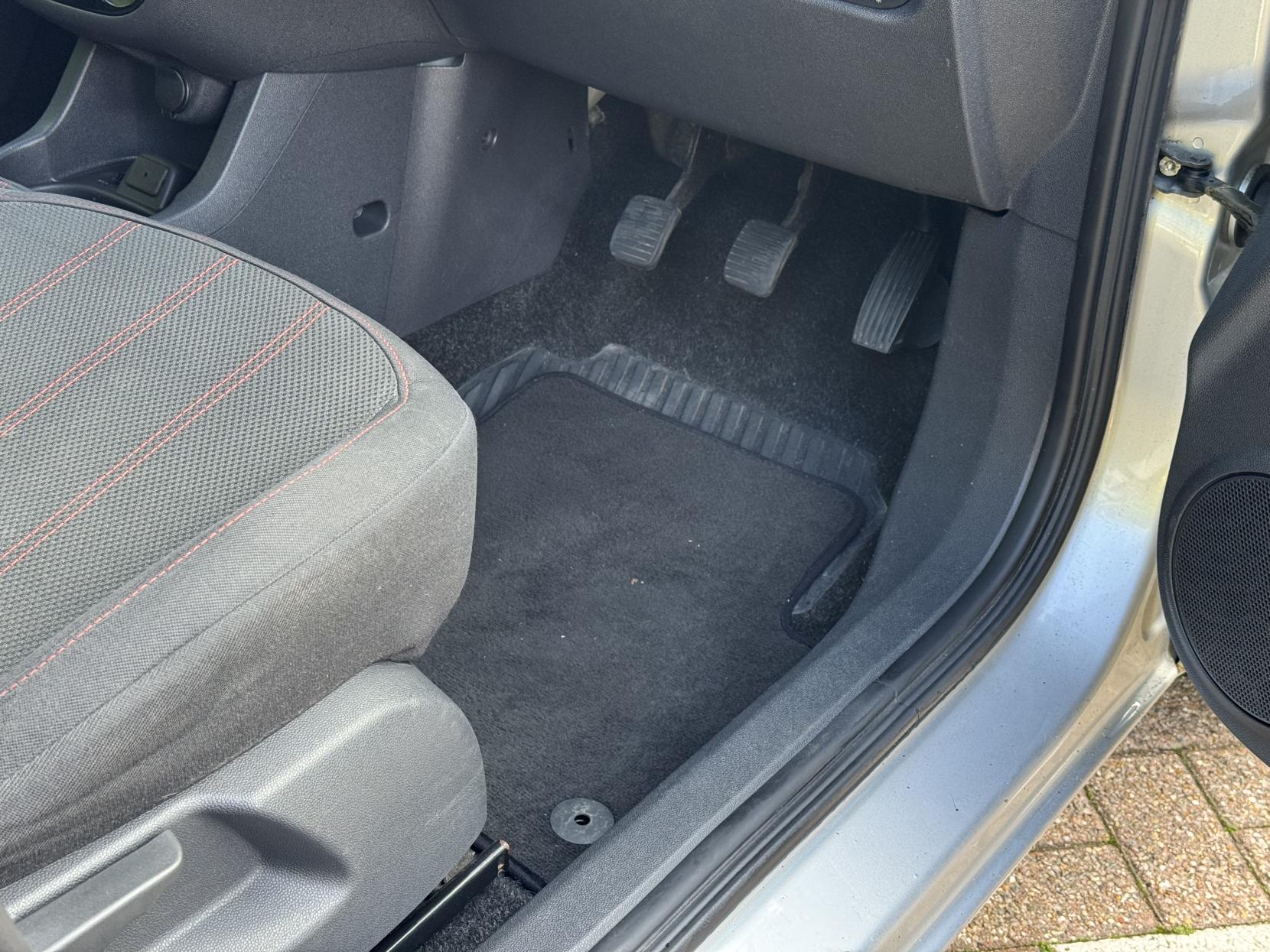 Vauxhall Corsa 1.4 16V SXi Hatchback 5dr Petrol Manual Wide Ratio Euro 5 (A/C) (100 ps)