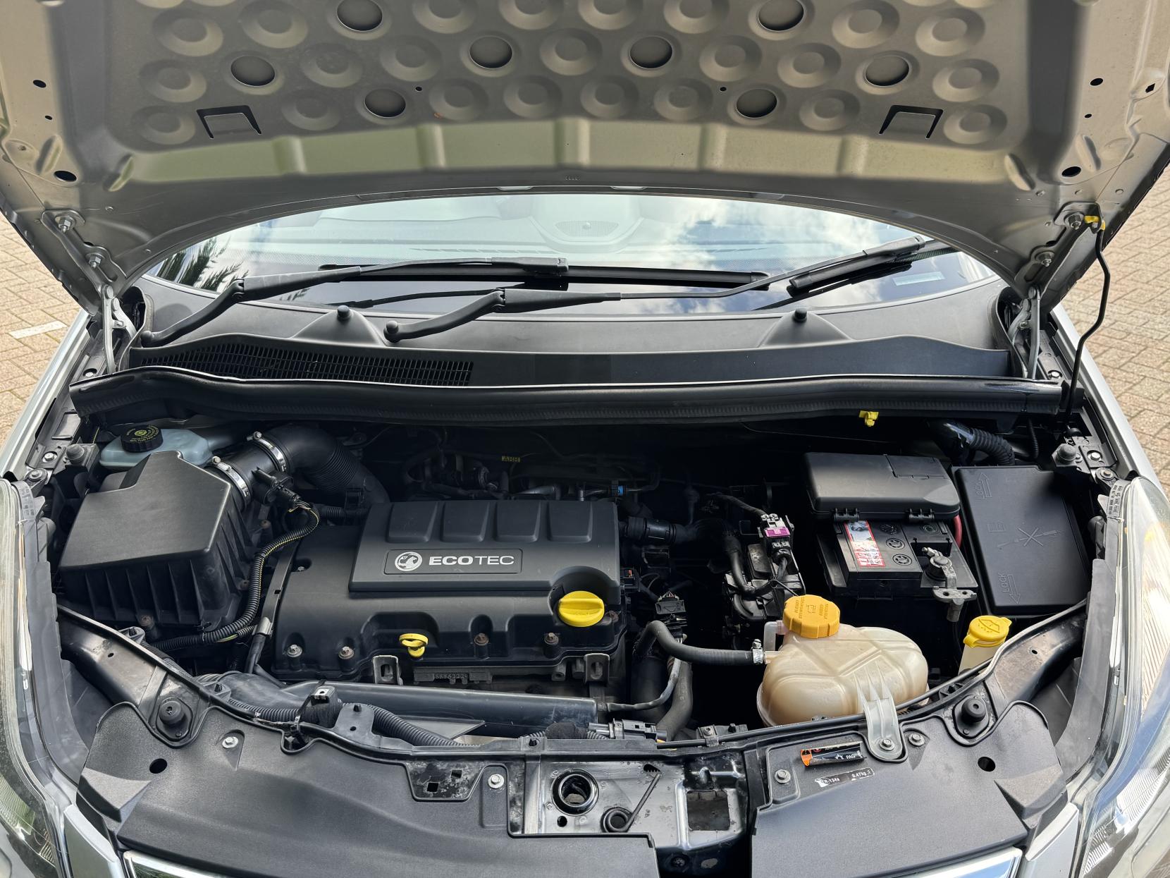 Vauxhall Corsa 1.4 16V SXi Hatchback 5dr Petrol Manual Wide Ratio Euro 5 (A/C) (100 ps)