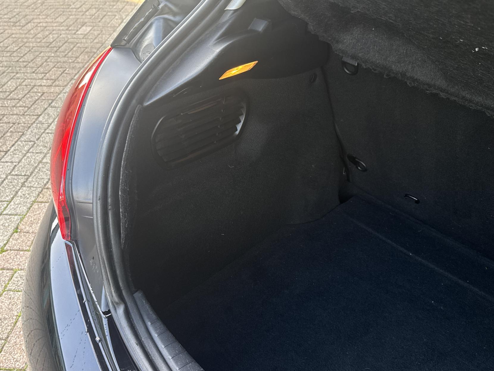 Peugeot 208 1.2 PureTech Tech Edition Hatchback 5dr Petrol Manual Euro 6 (s/s) (82 ps)