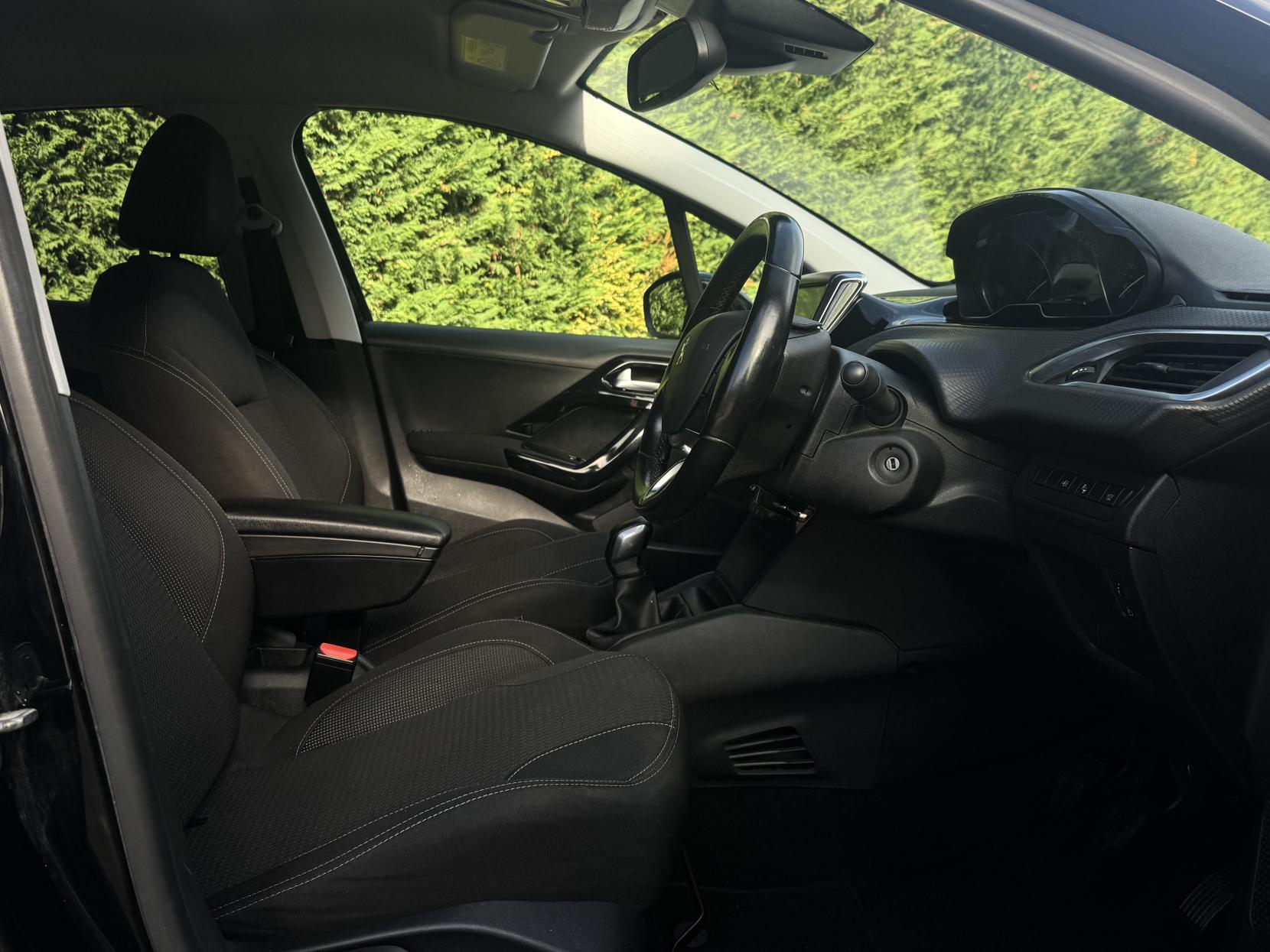 Peugeot 208 1.2 PureTech Tech Edition Hatchback 5dr Petrol Manual Euro 6 (s/s) (82 ps)