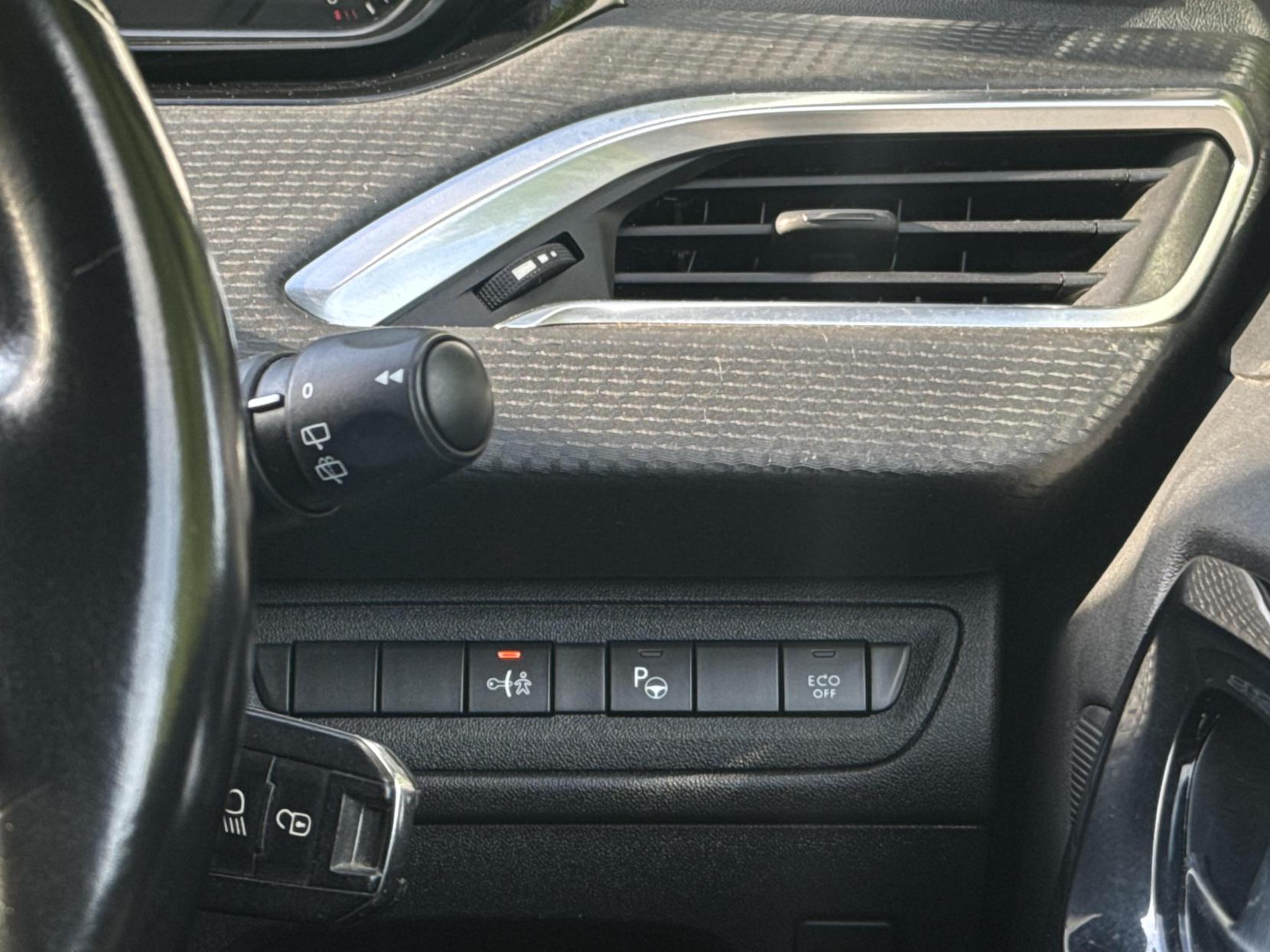 Peugeot 208 1.2 PureTech Tech Edition Hatchback 5dr Petrol Manual Euro 6 (s/s) (82 ps)