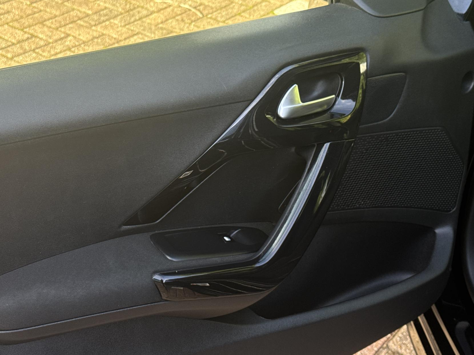 Peugeot 208 1.2 PureTech Tech Edition Hatchback 5dr Petrol Manual Euro 6 (s/s) (82 ps)