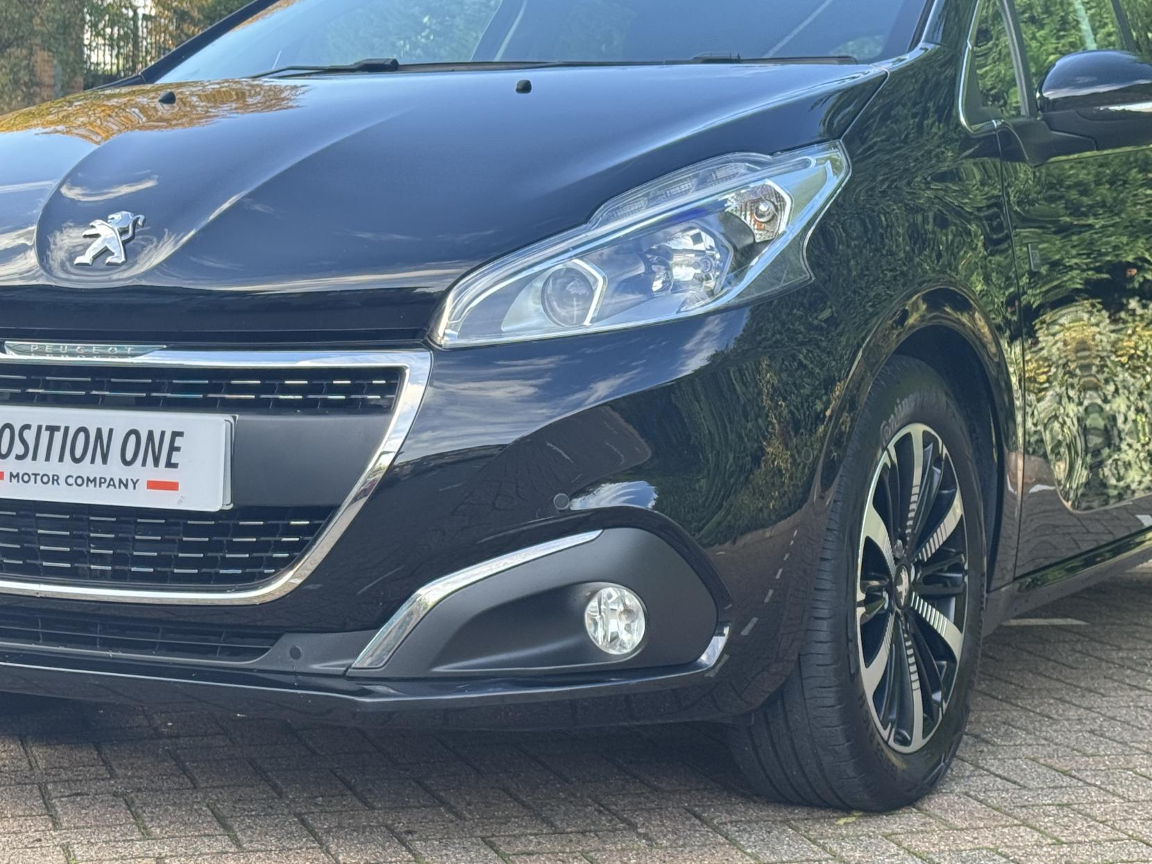 Peugeot 208 1.2 PureTech Tech Edition Hatchback 5dr Petrol Manual Euro 6 (s/s) (82 ps)