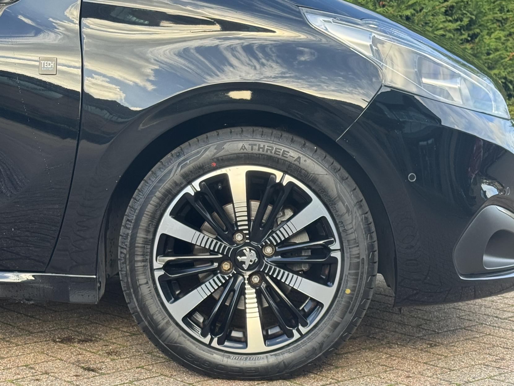 Peugeot 208 1.2 PureTech Tech Edition Hatchback 5dr Petrol Manual Euro 6 (s/s) (82 ps)