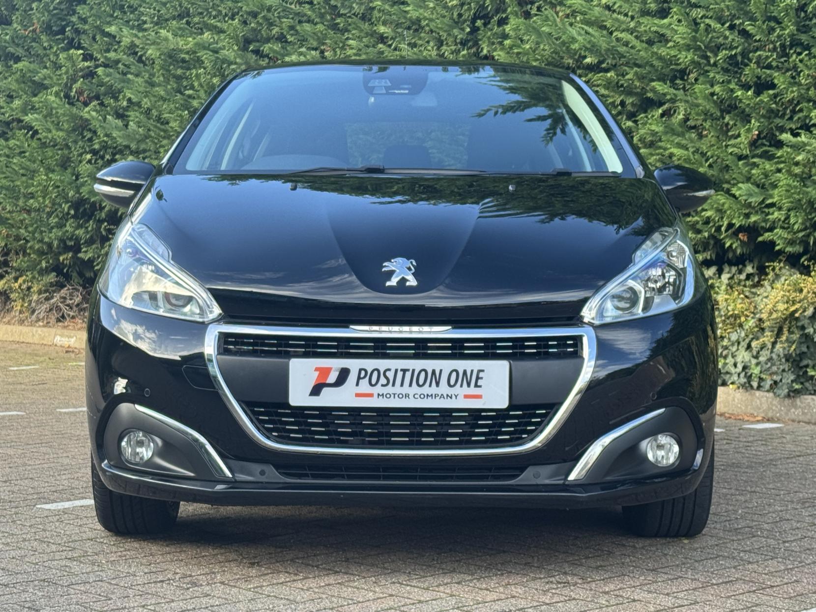 Peugeot 208 1.2 PureTech Tech Edition Hatchback 5dr Petrol Manual Euro 6 (s/s) (82 ps)