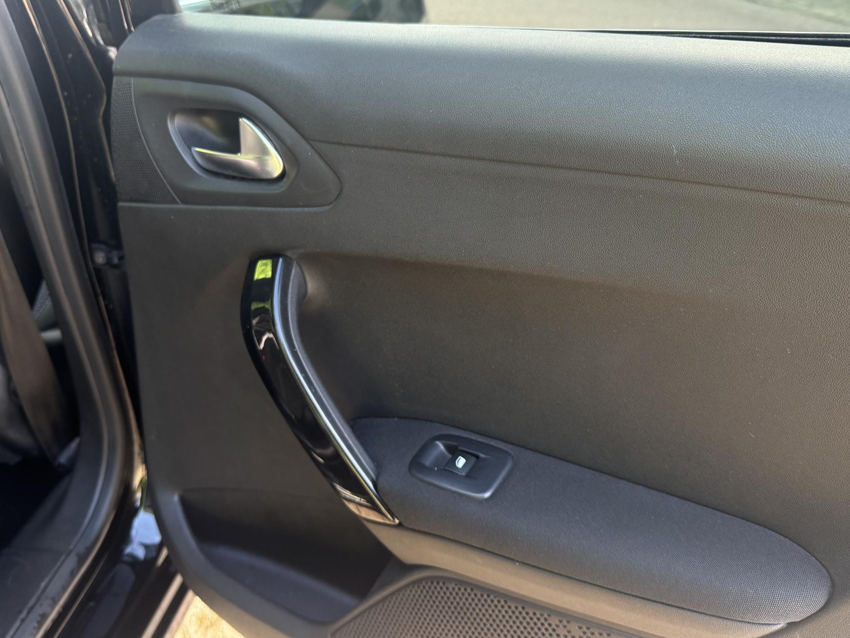 Peugeot 208 1.2 PureTech Tech Edition Hatchback 5dr Petrol Manual Euro 6 (s/s) (82 ps)