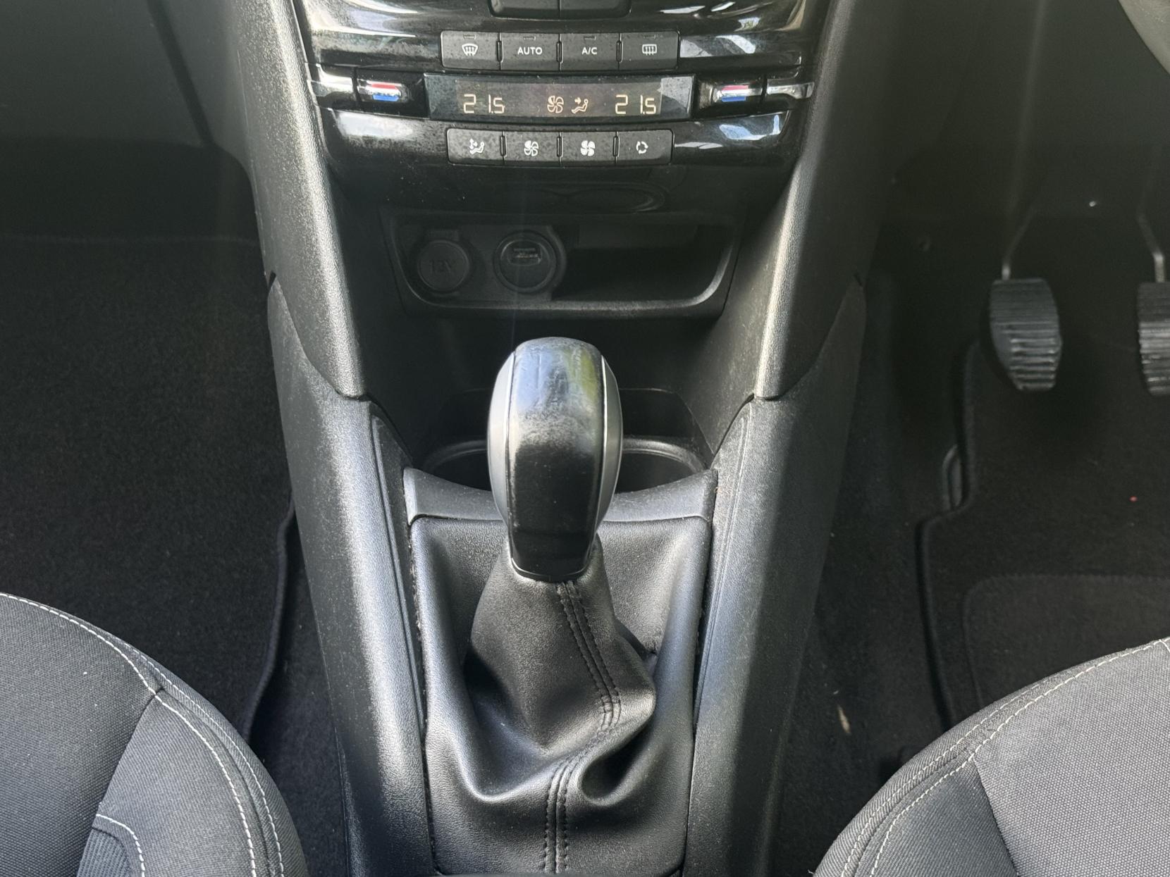 Peugeot 208 1.2 PureTech Tech Edition Hatchback 5dr Petrol Manual Euro 6 (s/s) (82 ps)