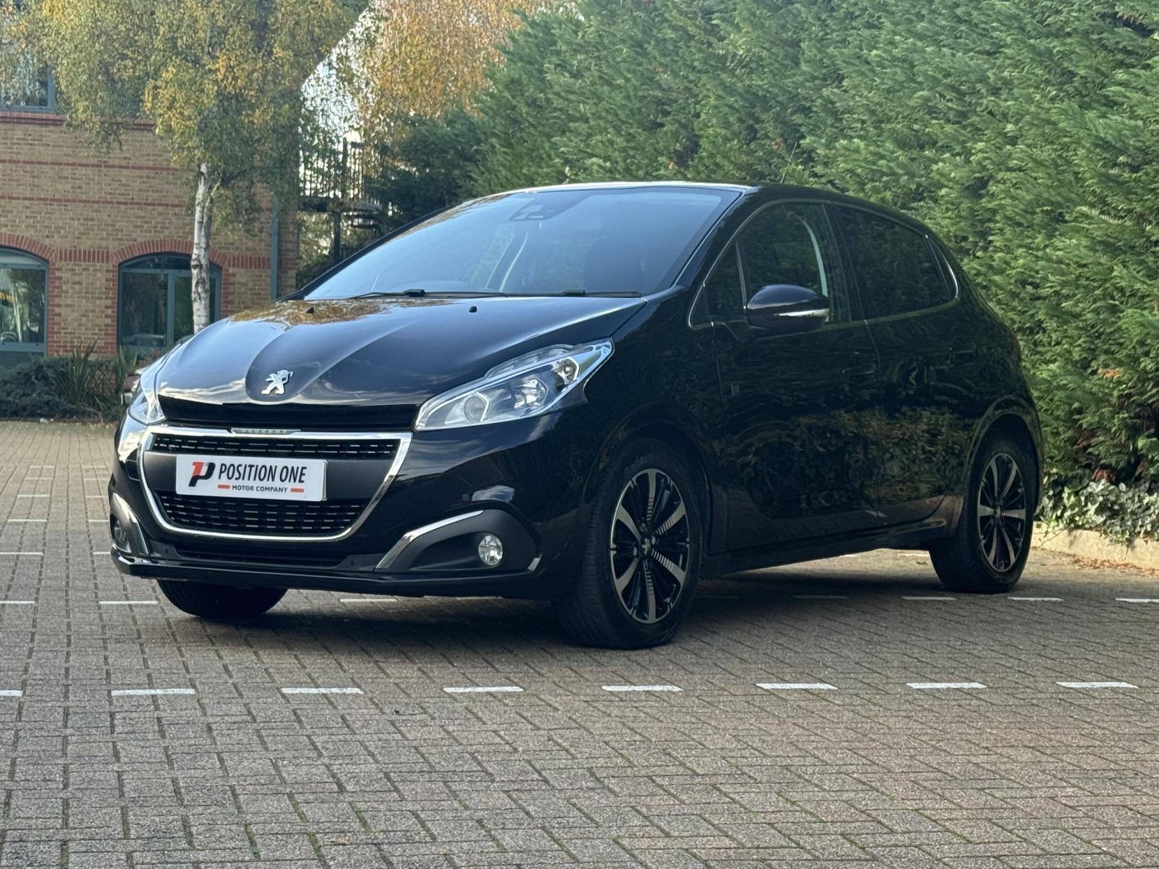 Peugeot 208 1.2 PureTech Tech Edition Hatchback 5dr Petrol Manual Euro 6 (s/s) (82 ps)