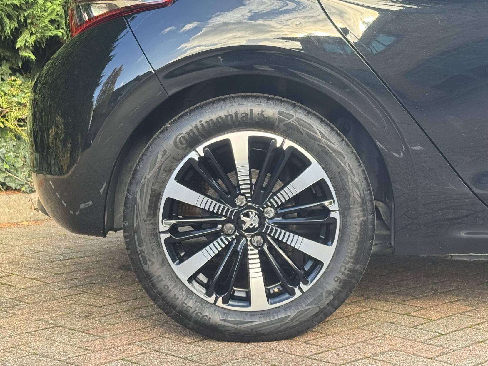 Peugeot 208 1.2 PureTech Tech Edition Hatchback 5dr Petrol Manual Euro 6 (s/s) (82 ps)