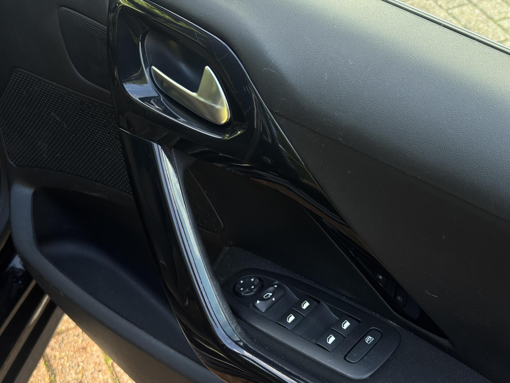 Peugeot 208 1.2 PureTech Tech Edition Hatchback 5dr Petrol Manual Euro 6 (s/s) (82 ps)