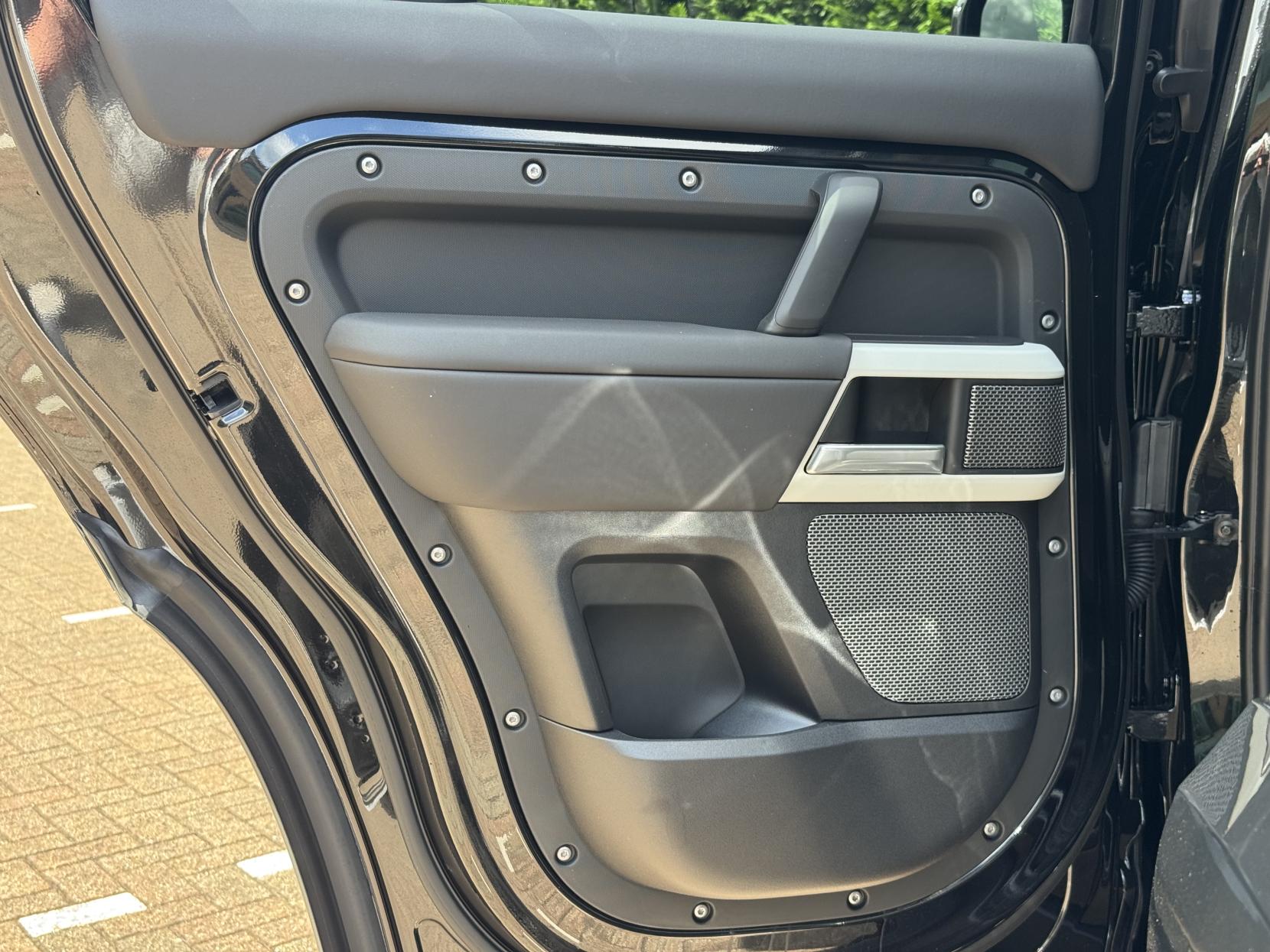Land Rover Defender 110 3.0 D250 MHEV XS Edition SUV 5dr Diesel Auto 4WD Euro 6 (s/s) (250 ps)