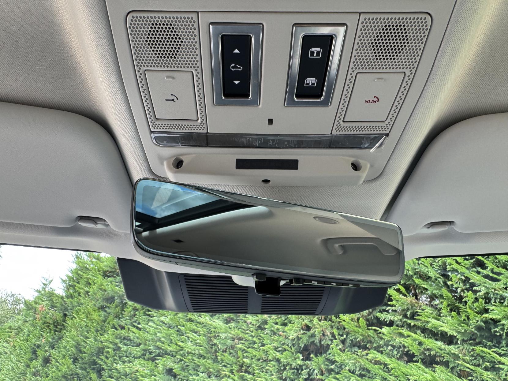 Land Rover Defender 110 3.0 D250 MHEV XS Edition SUV 5dr Diesel Auto 4WD Euro 6 (s/s) (250 ps)