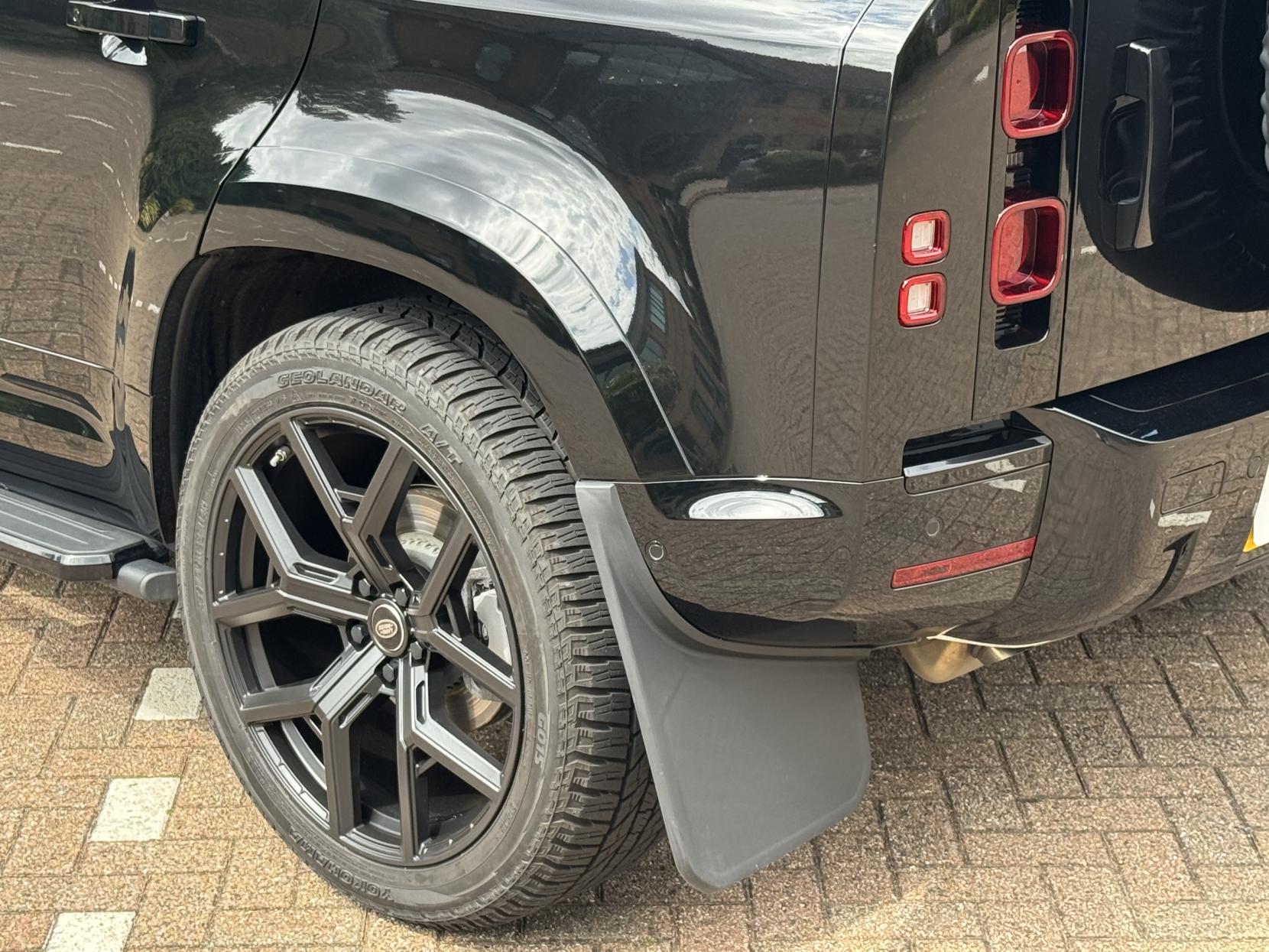 Land Rover Defender 110 3.0 D250 MHEV XS Edition SUV 5dr Diesel Auto 4WD Euro 6 (s/s) (250 ps)