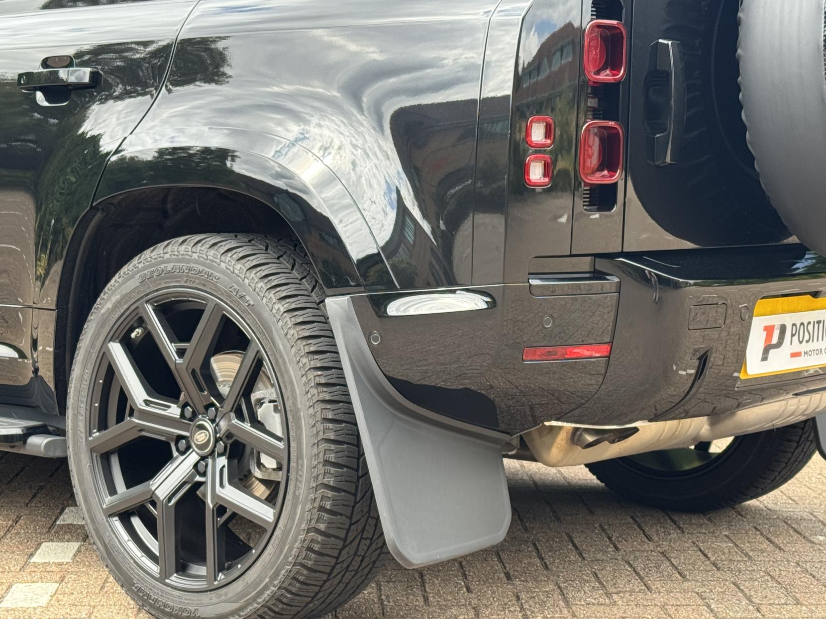 Land Rover Defender 110 3.0 D250 MHEV XS Edition SUV 5dr Diesel Auto 4WD Euro 6 (s/s) (250 ps)
