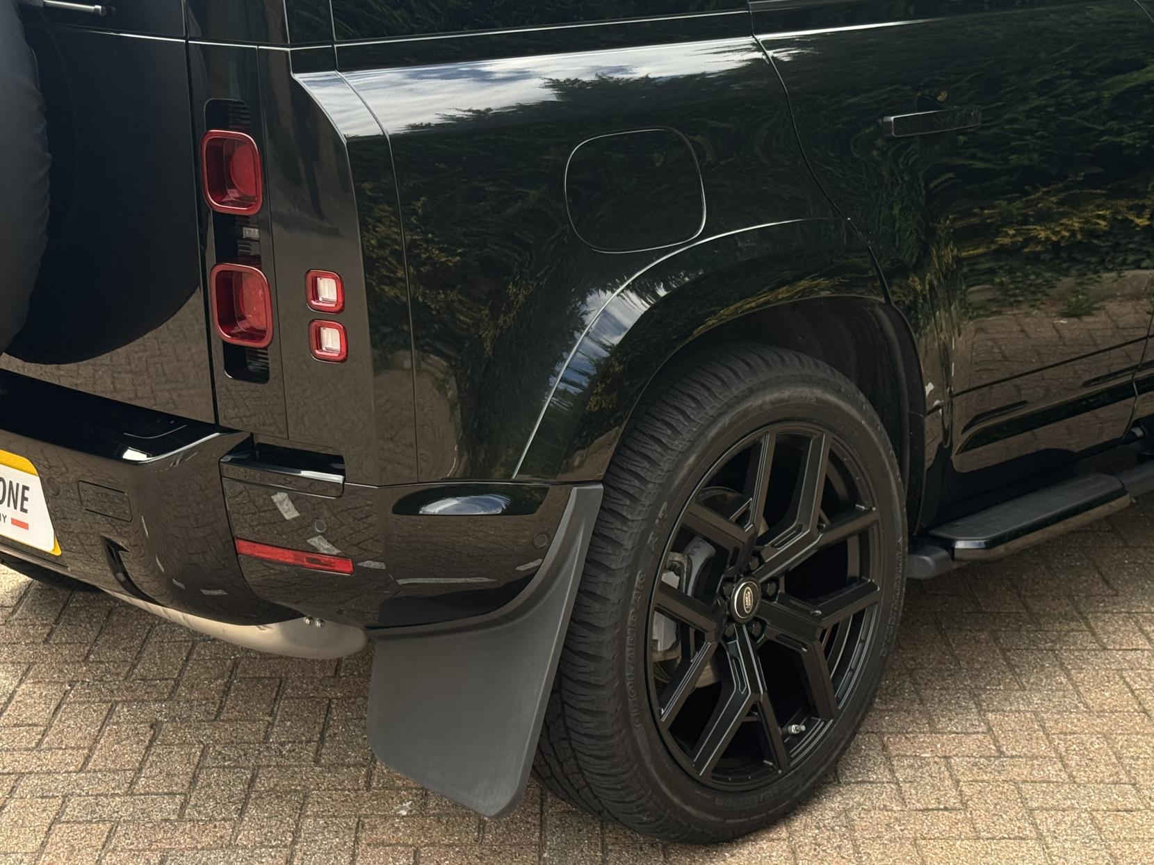 Land Rover Defender 110 3.0 D250 MHEV XS Edition SUV 5dr Diesel Auto 4WD Euro 6 (s/s) (250 ps)