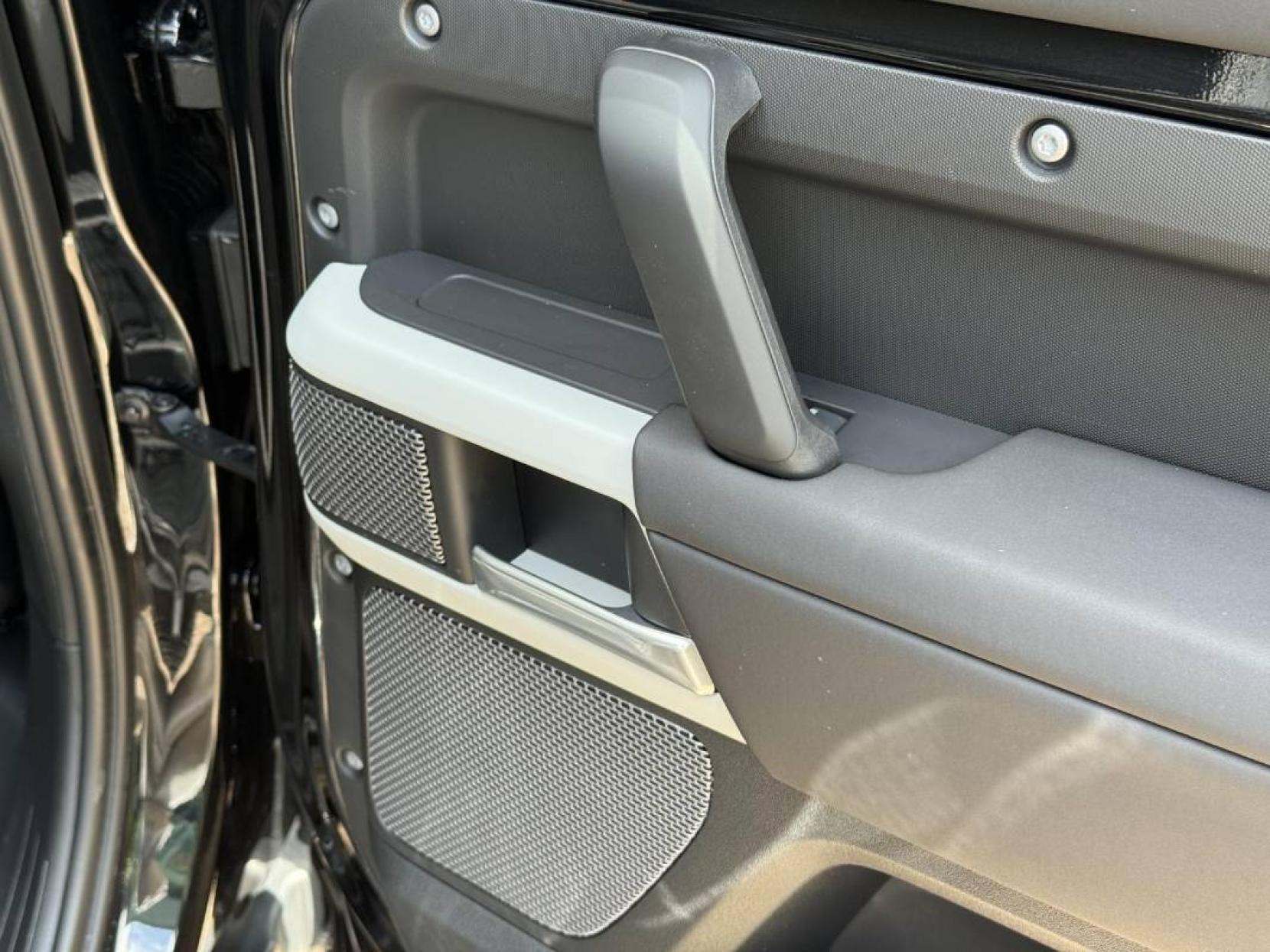 Land Rover Defender 110 3.0 D250 MHEV XS Edition SUV 5dr Diesel Auto 4WD Euro 6 (s/s) (250 ps)