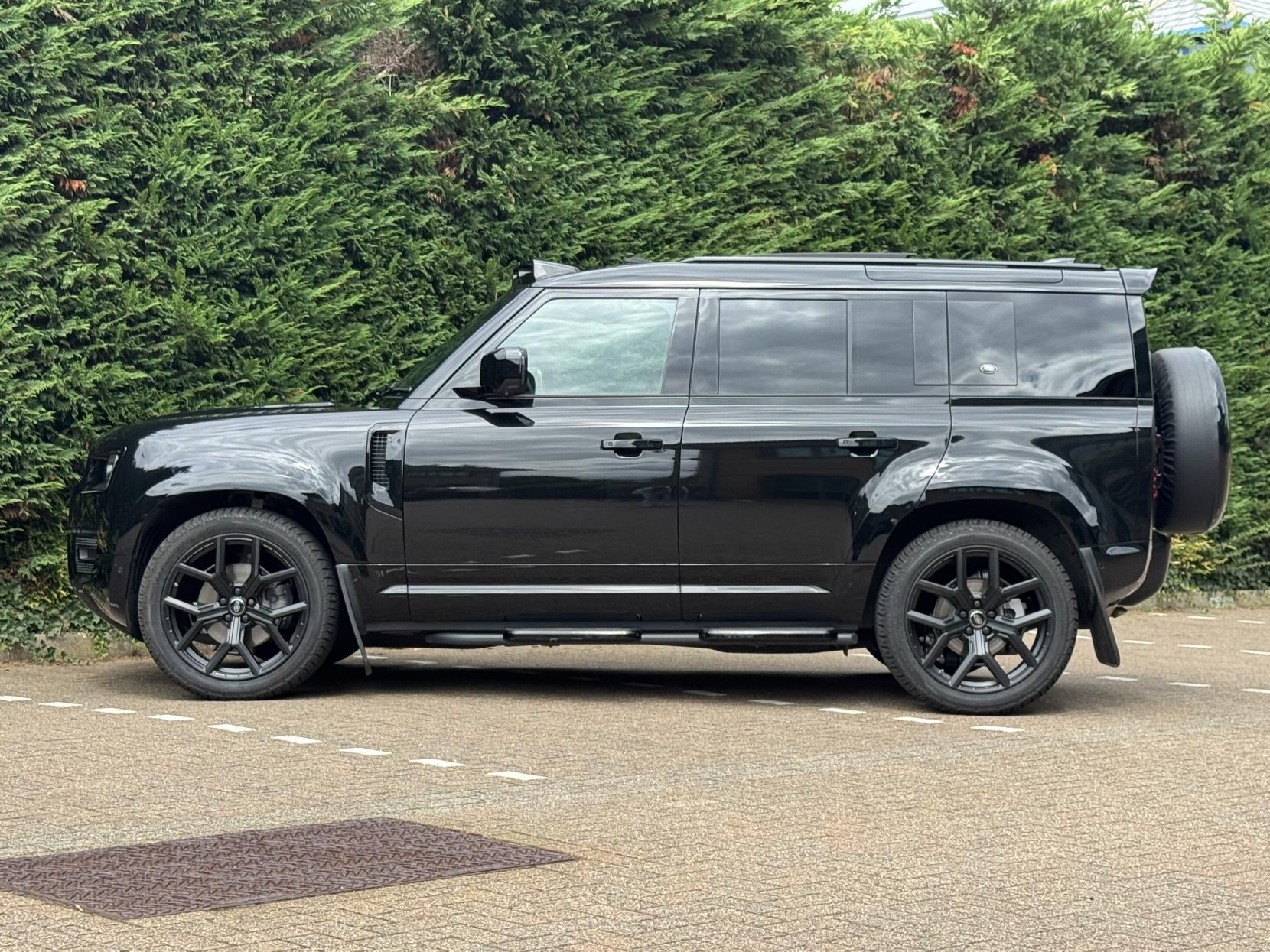 Land Rover Defender 110 3.0 D250 MHEV XS Edition SUV 5dr Diesel Auto 4WD Euro 6 (s/s) (250 ps)