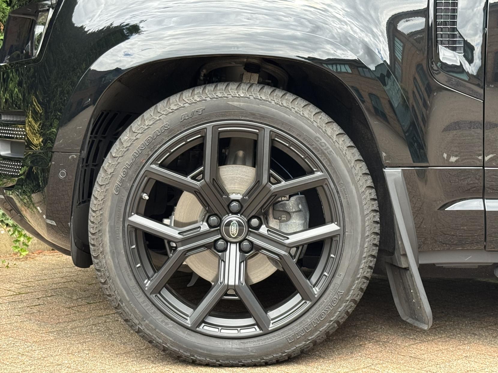 Land Rover Defender 110 3.0 D250 MHEV XS Edition SUV 5dr Diesel Auto 4WD Euro 6 (s/s) (250 ps)
