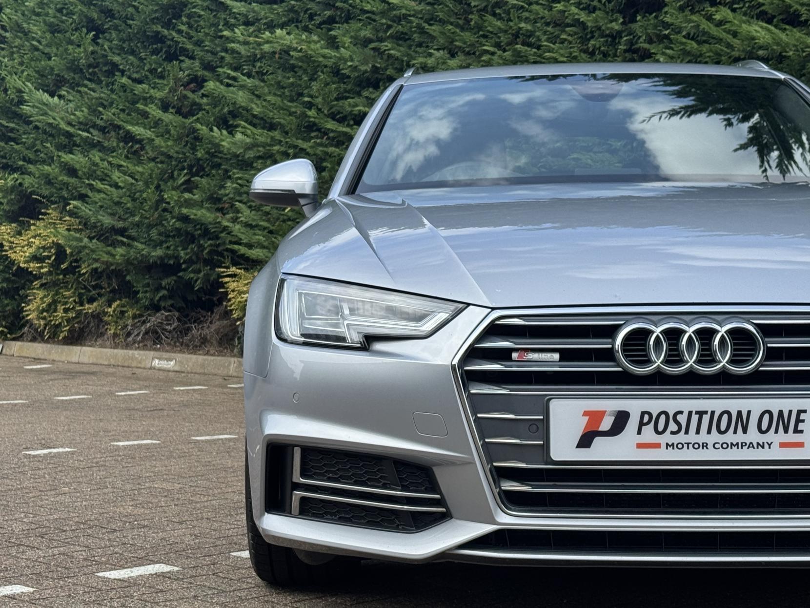 Audi A4 Avant 2.0 TDI S line Estate 5dr Diesel Manual Euro 6 (s/s) (150 ps)