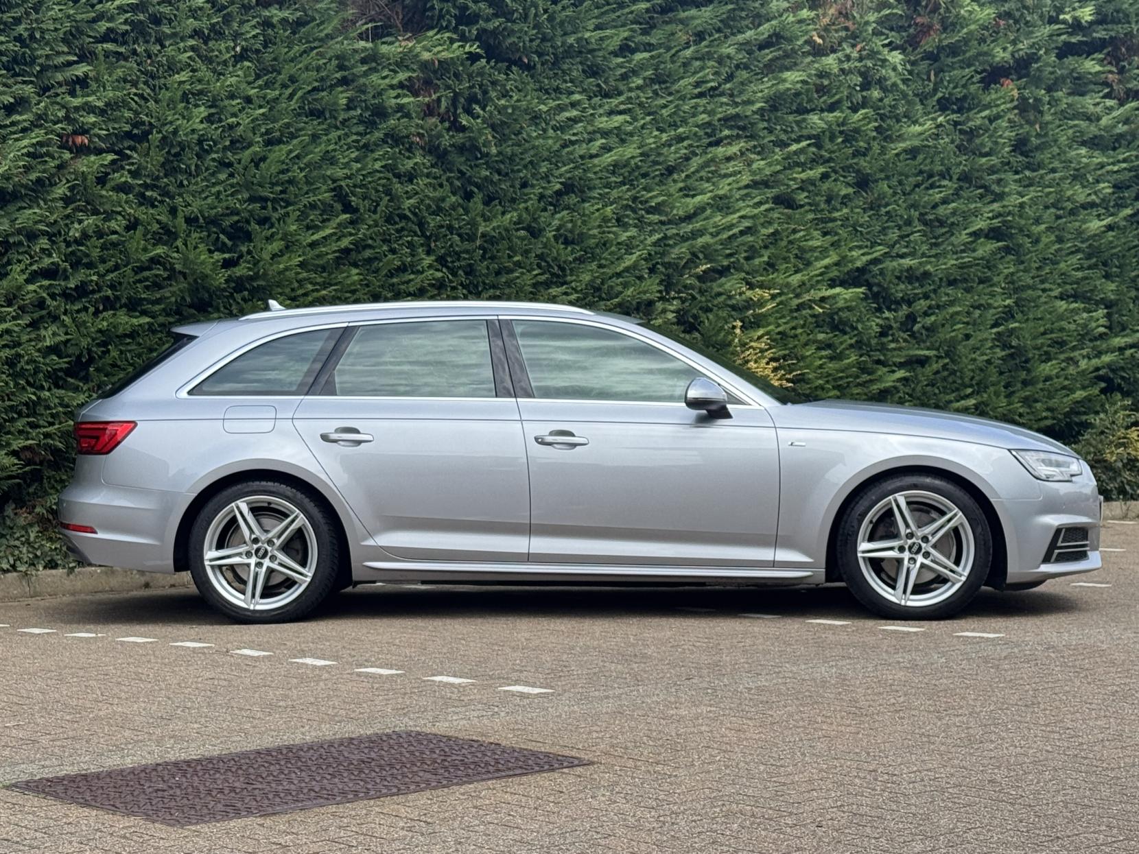 Audi A4 Avant 2.0 TDI S line Estate 5dr Diesel Manual Euro 6 (s/s) (150 ps)
