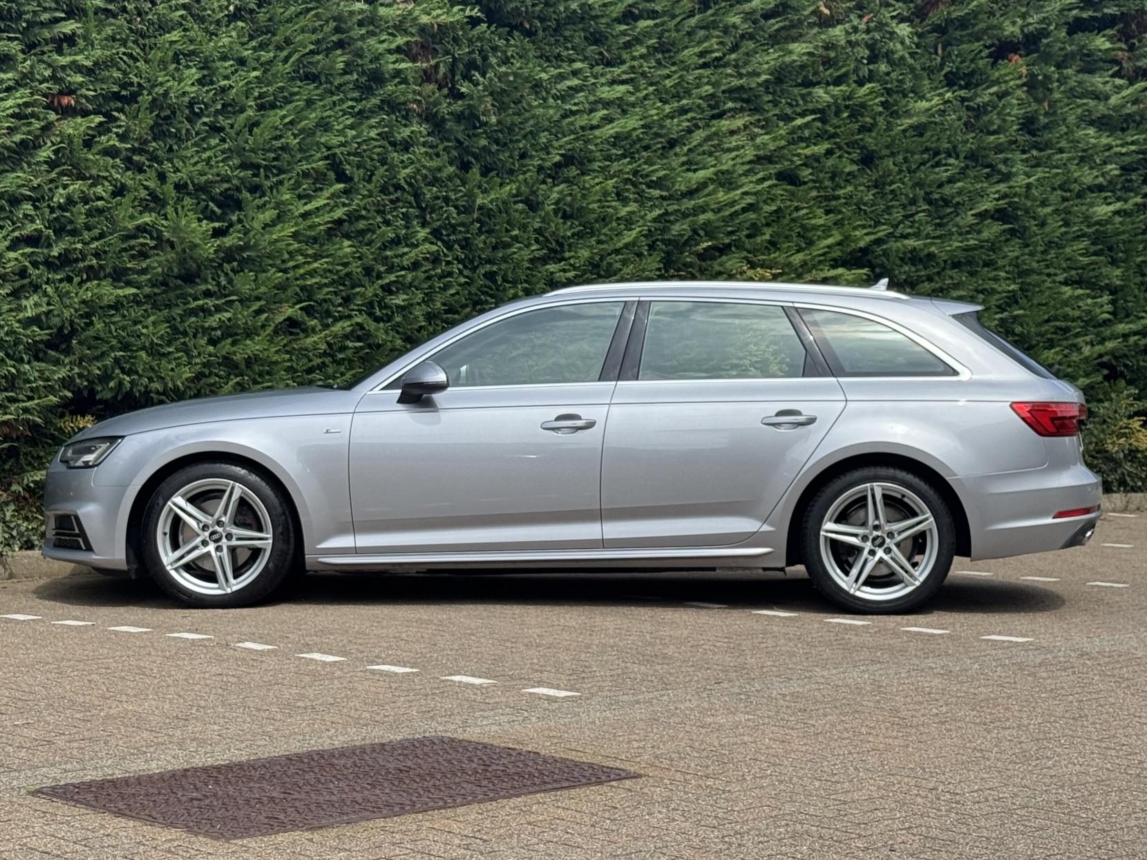 Audi A4 Avant 2.0 TDI S line Estate 5dr Diesel Manual Euro 6 (s/s) (150 ps)