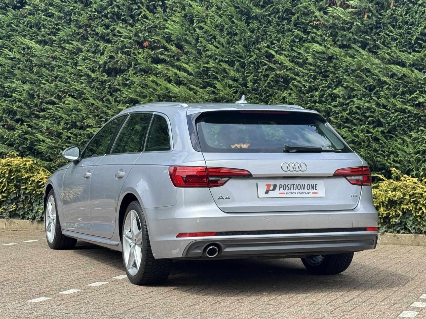Audi A4 Avant 2.0 TDI S line Estate 5dr Diesel Manual Euro 6 (s/s) (150 ps)