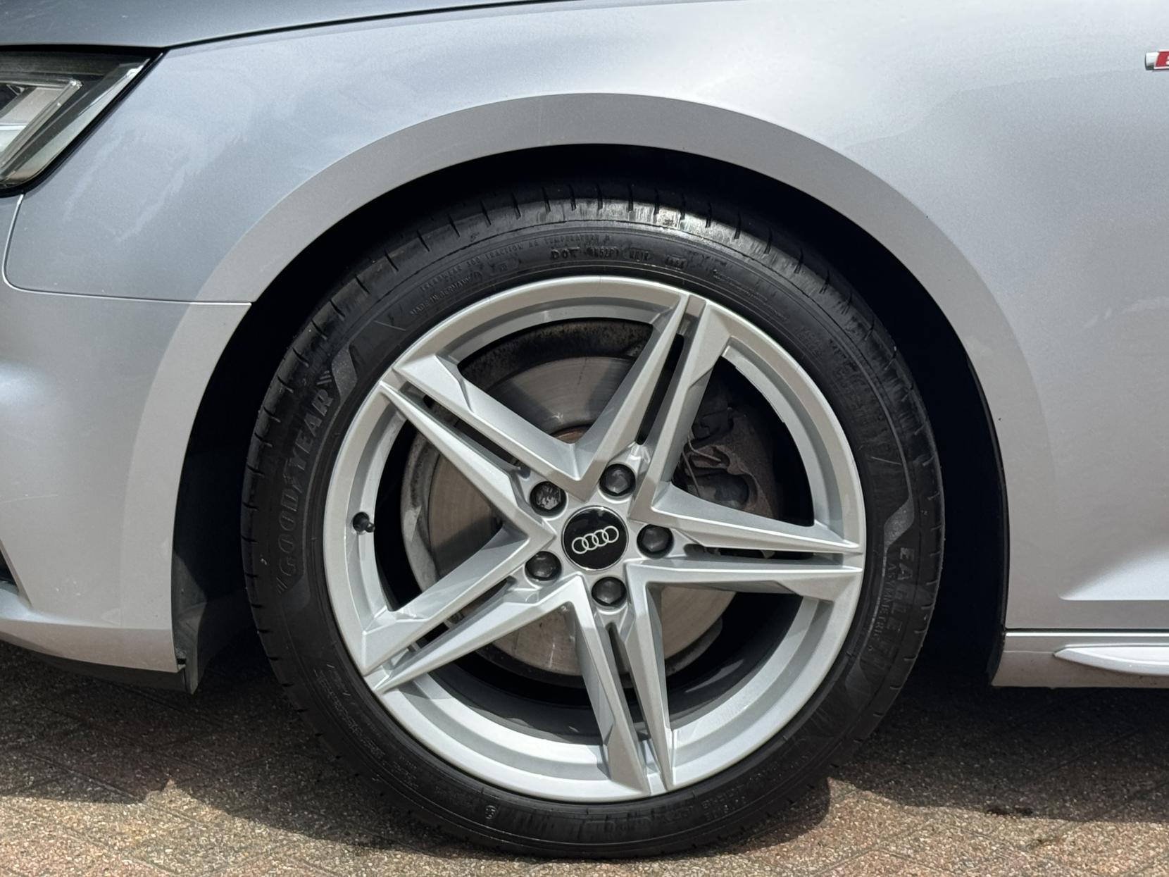 Audi A4 Avant 2.0 TDI S line Estate 5dr Diesel Manual Euro 6 (s/s) (150 ps)