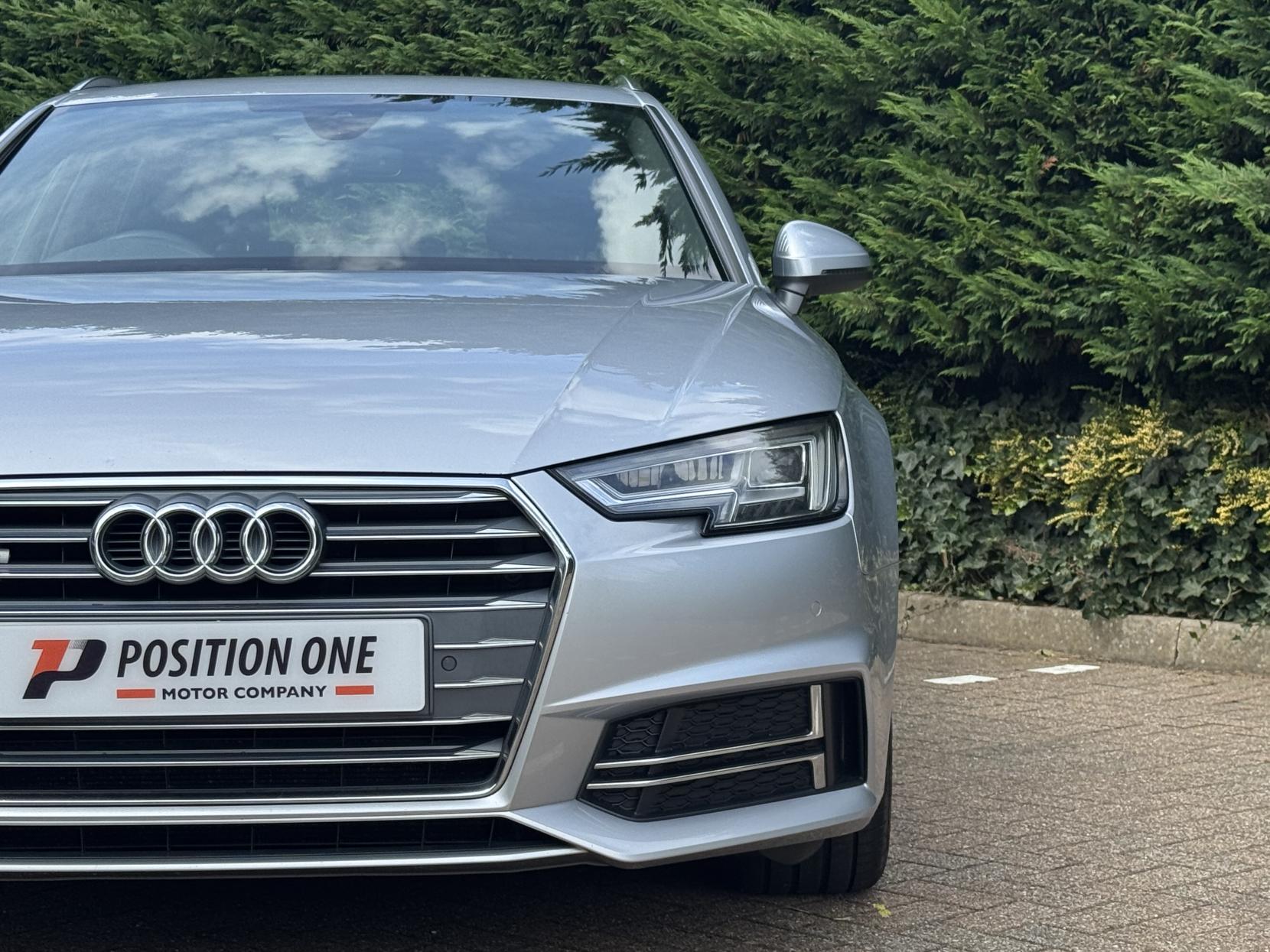 Audi A4 Avant 2.0 TDI S line Estate 5dr Diesel Manual Euro 6 (s/s) (150 ps)