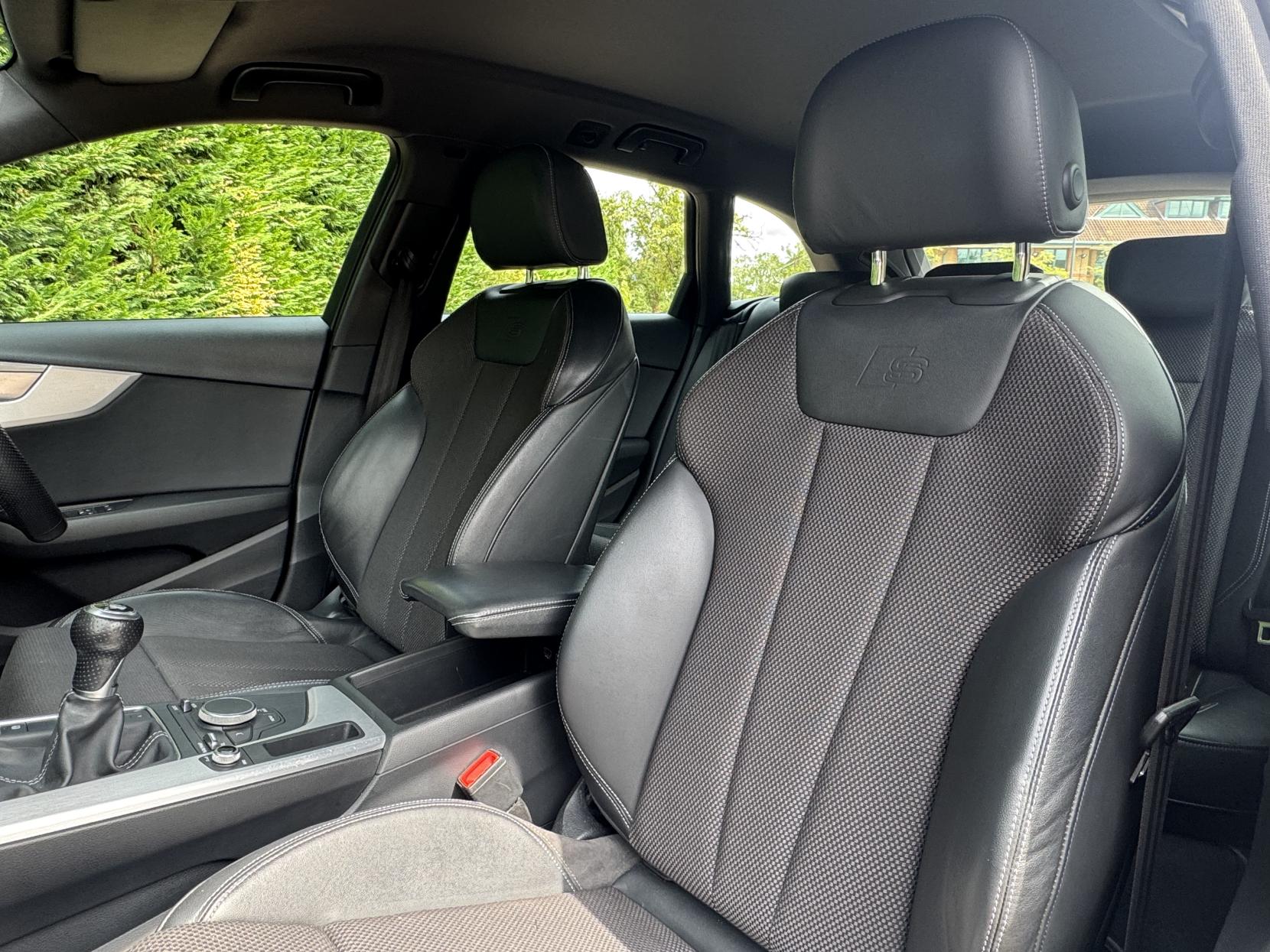 Audi A4 Avant 2.0 TDI S line Estate 5dr Diesel Manual Euro 6 (s/s) (150 ps)