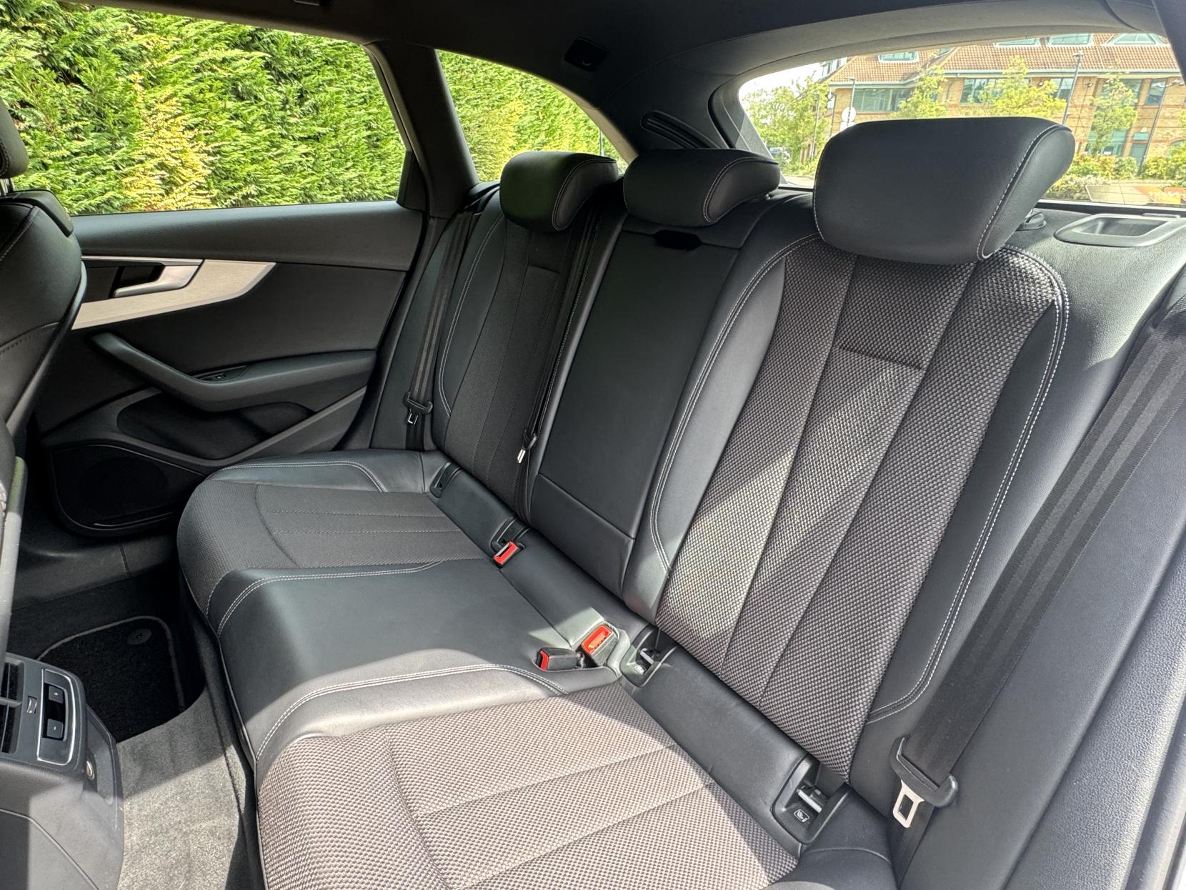 Audi A4 Avant 2.0 TDI S line Estate 5dr Diesel Manual Euro 6 (s/s) (150 ps)