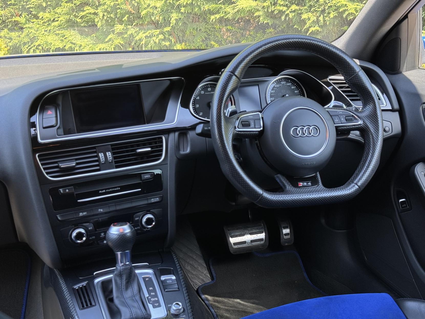 Audi RS4 Avant 4.2 FSI V8 Nogaro Estate 5dr Petrol S Tronic quattro Euro 5 (450 ps)