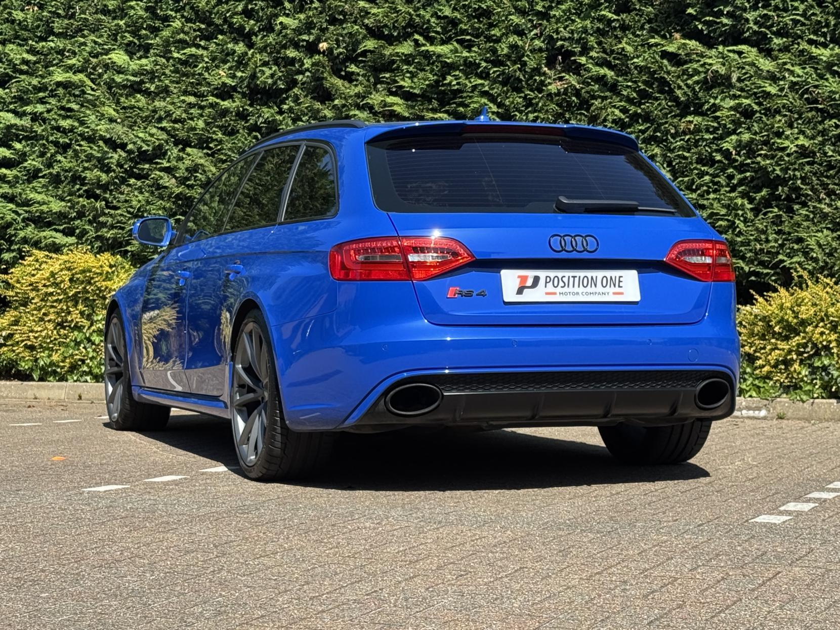 Audi RS4 Avant 4.2 FSI V8 Nogaro Estate 5dr Petrol S Tronic quattro Euro 5 (450 ps)