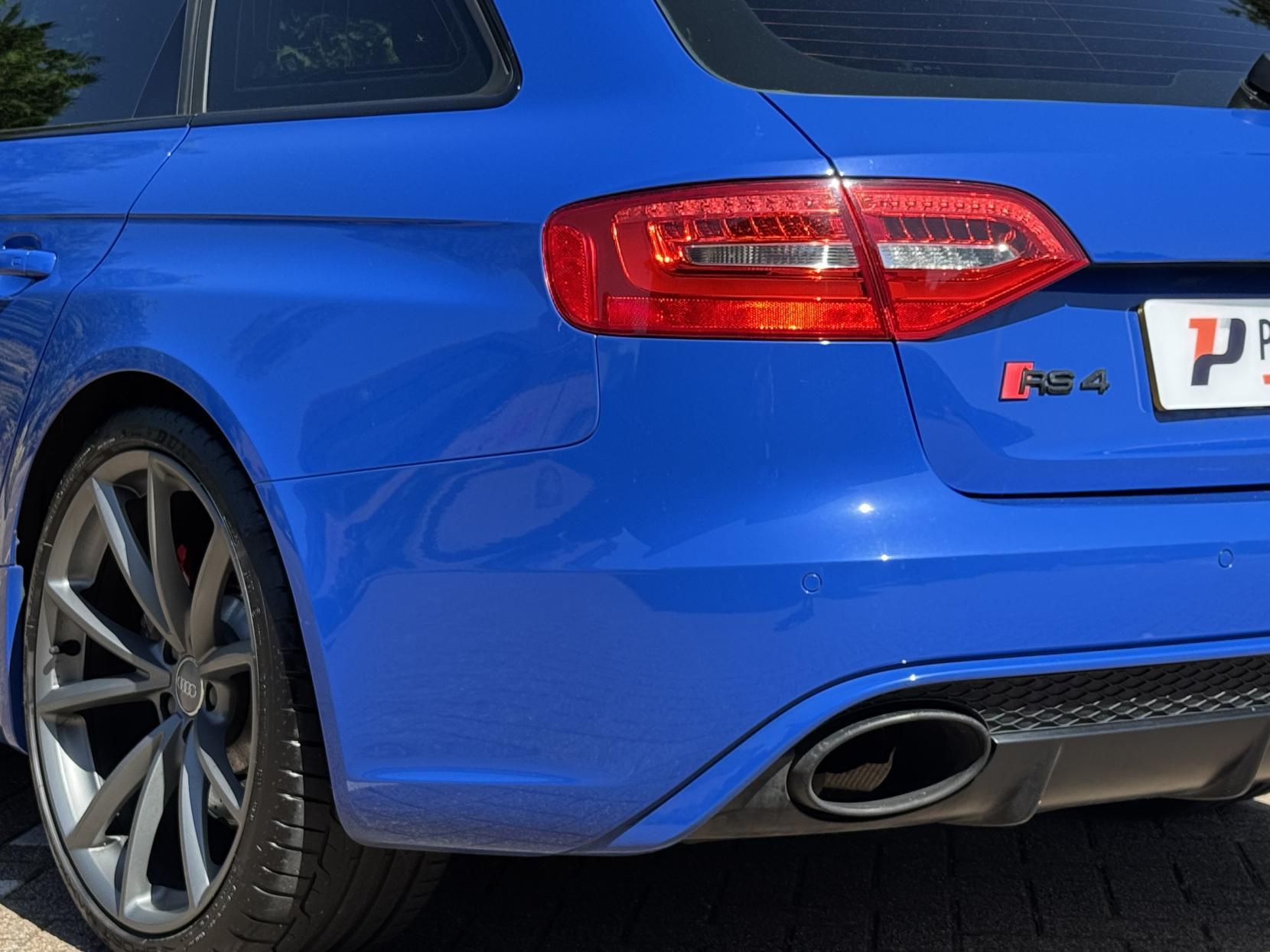 Audi RS4 Avant 4.2 FSI V8 Nogaro Estate 5dr Petrol S Tronic quattro Euro 5 (450 ps)