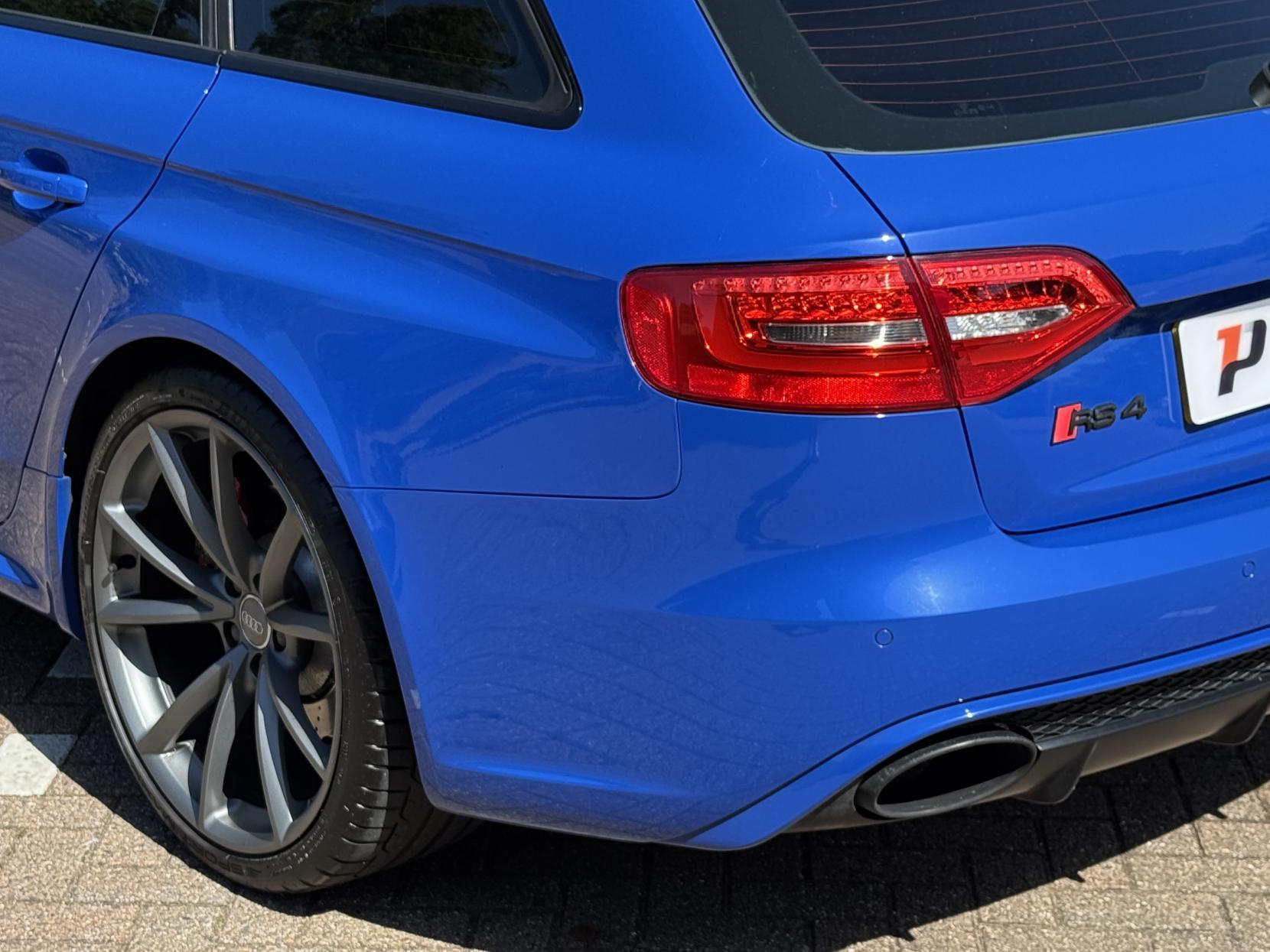 Audi RS4 Avant 4.2 FSI V8 Nogaro Estate 5dr Petrol S Tronic quattro Euro 5 (450 ps)